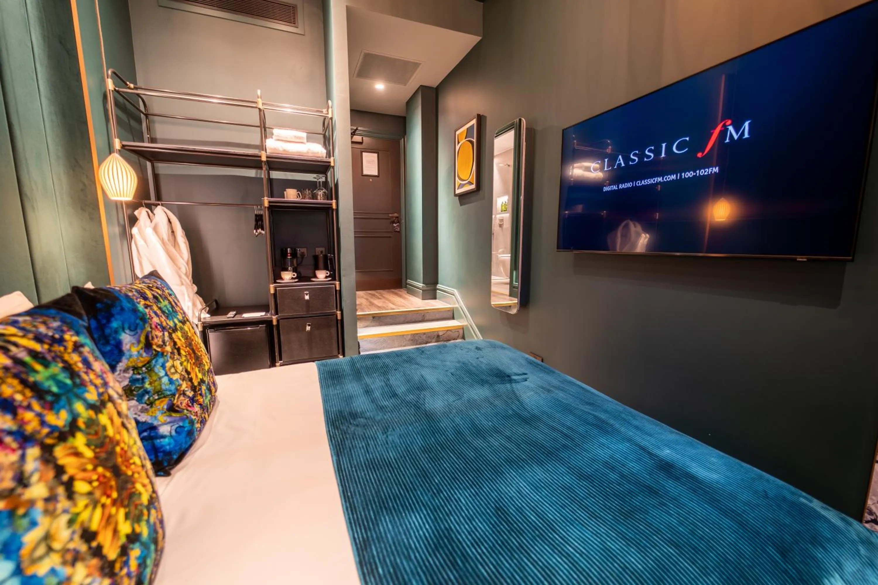 Photo of the whole room, Bed in Forty Seven Hotel Manchester, WorldHotels Crafted