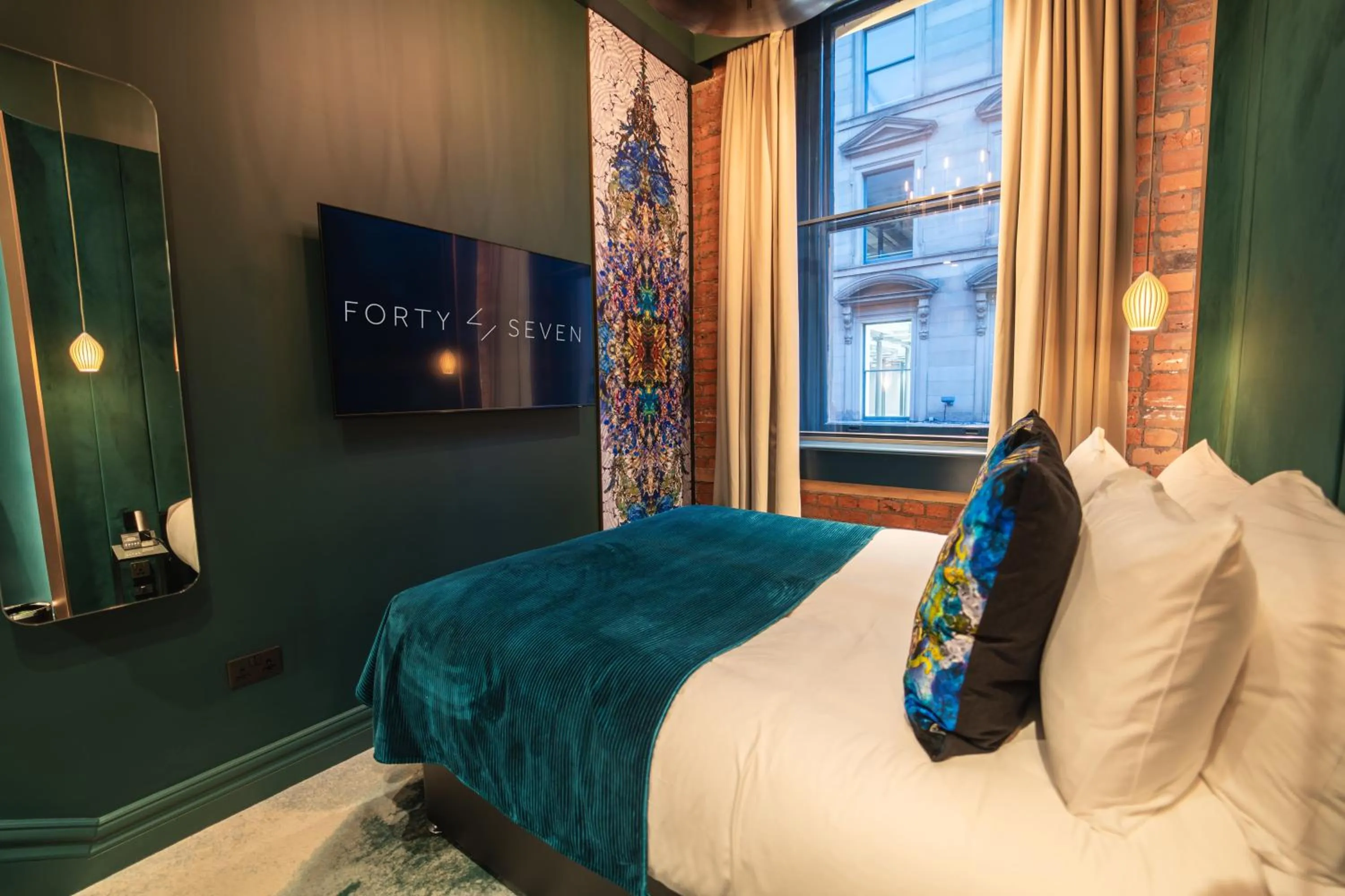 Bedroom, Bed in Forty Seven Hotel Manchester, WorldHotels Crafted