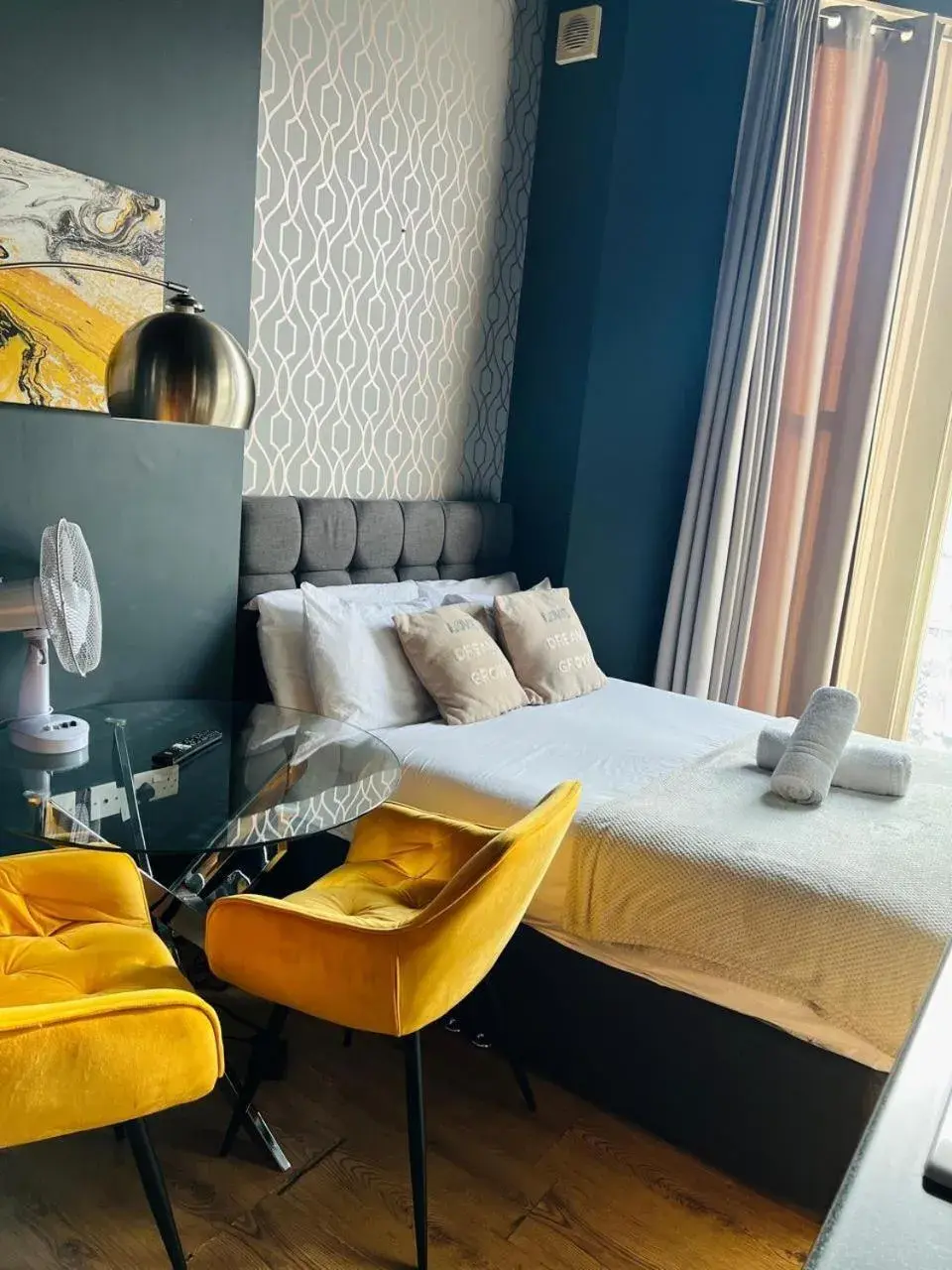 Deluxe Double Studio in Holland Road Stays Deluxe Double Studio in Holland Road Stays