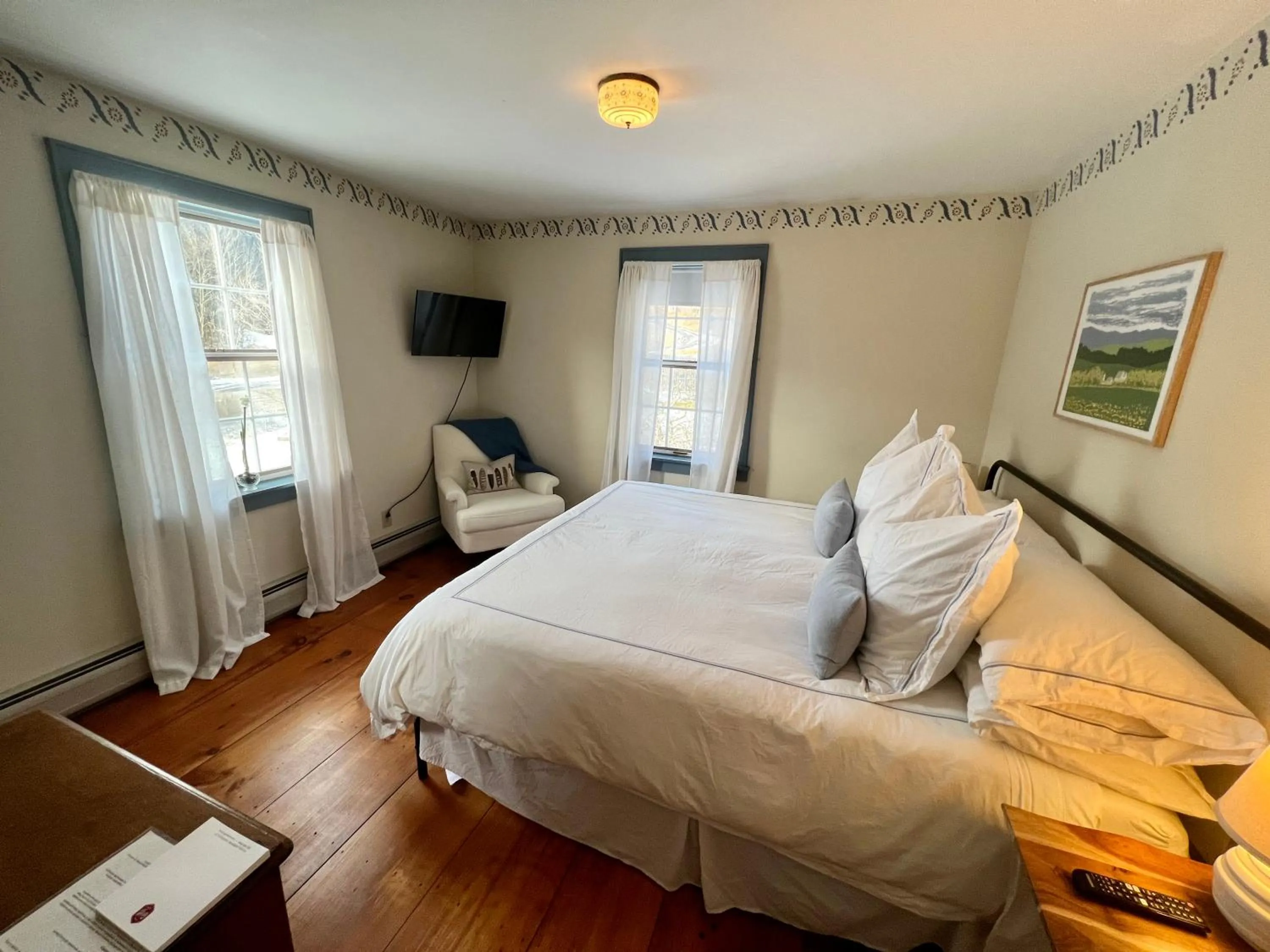 Bedroom in The Griff Inn