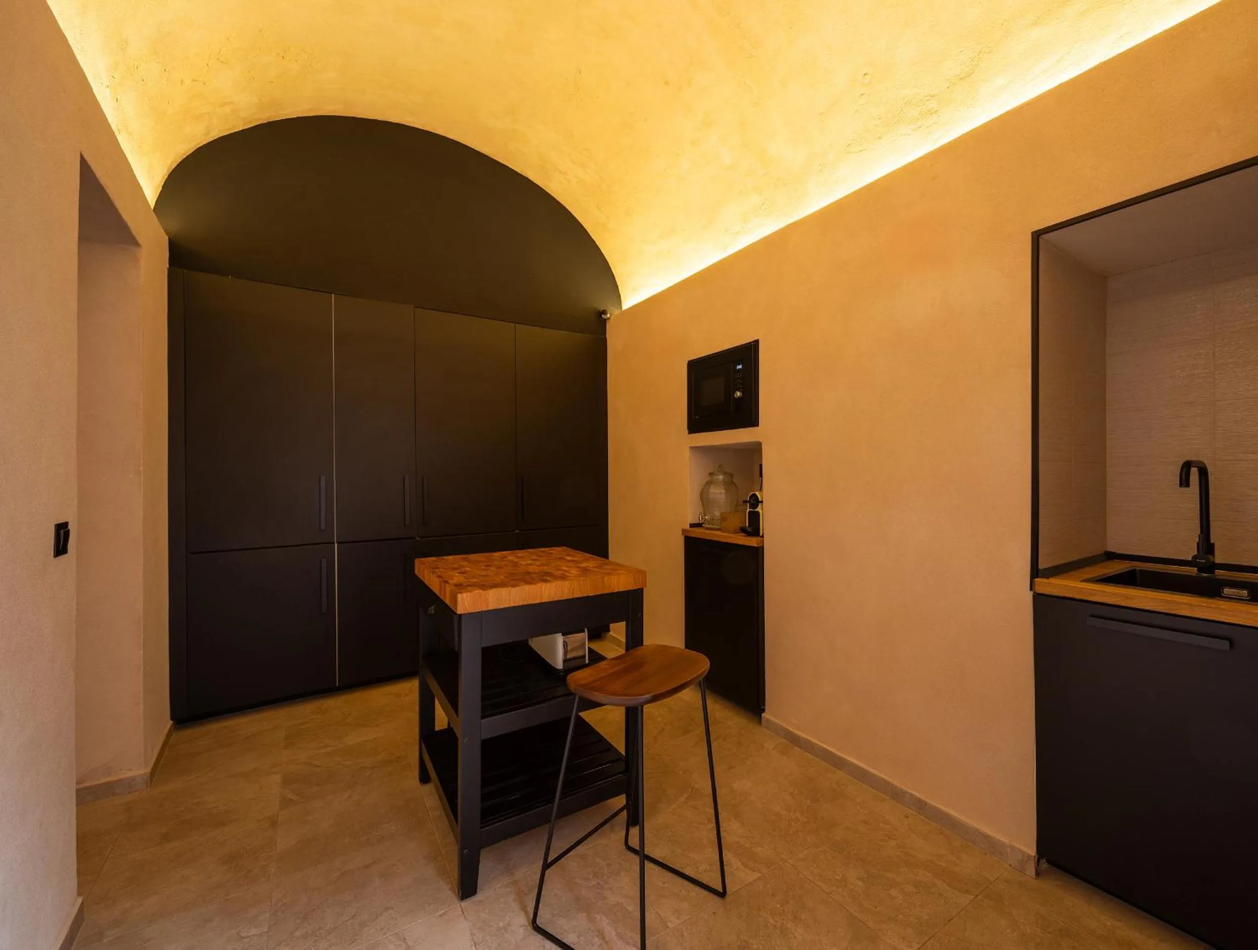 VICTORIA - by Ático73