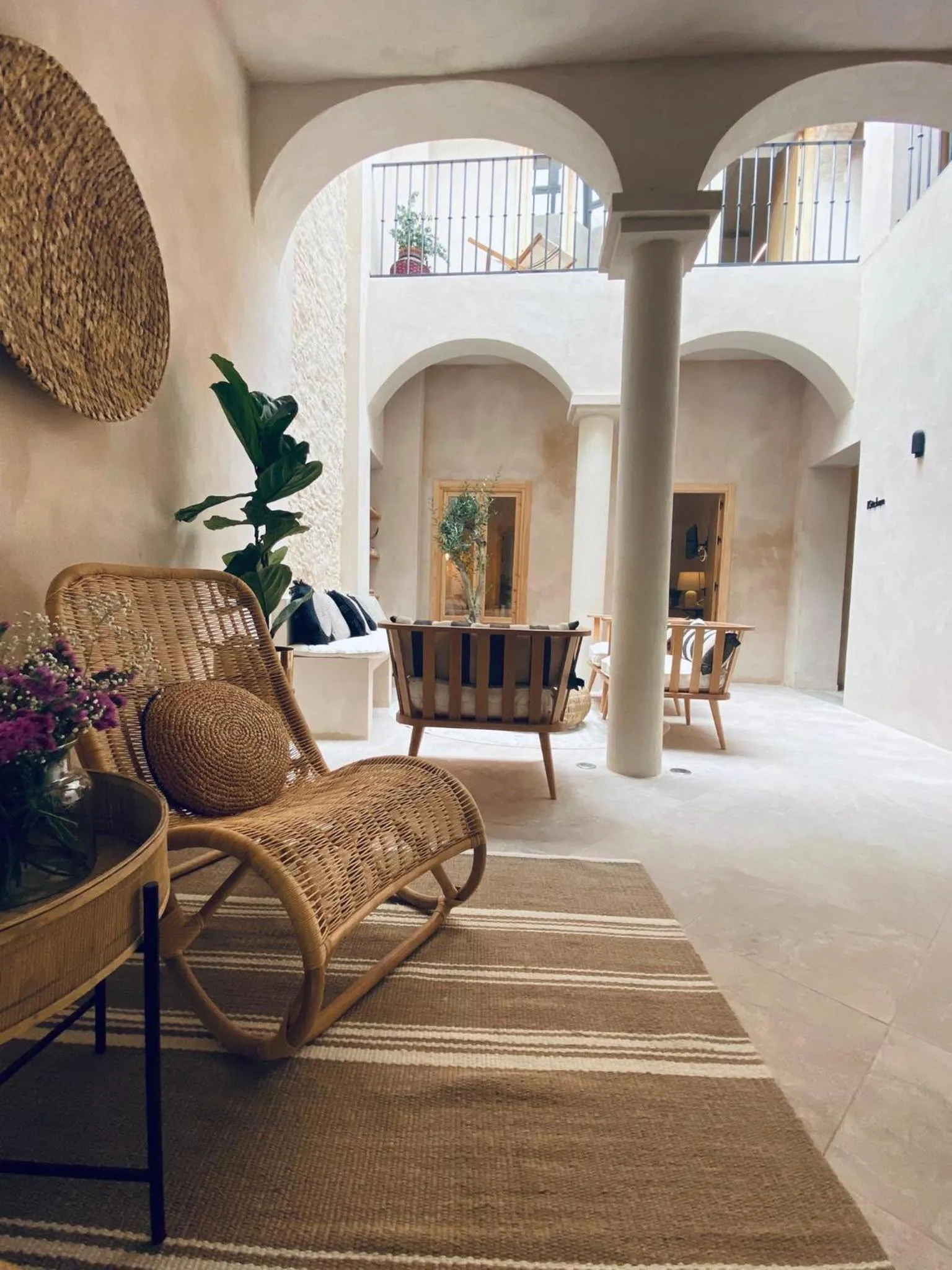 VICTORIA - by Ático73