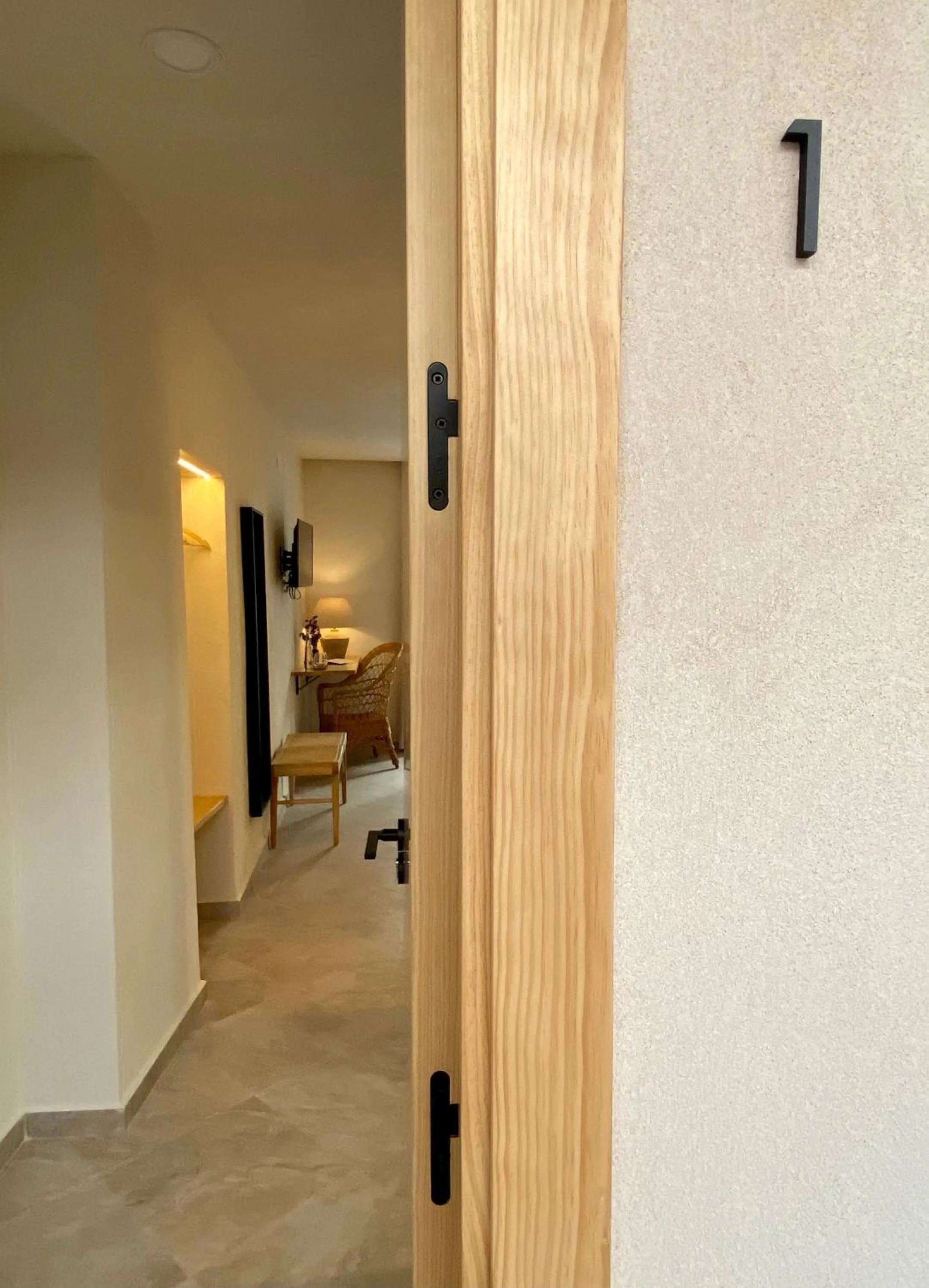 VICTORIA - by Ático73