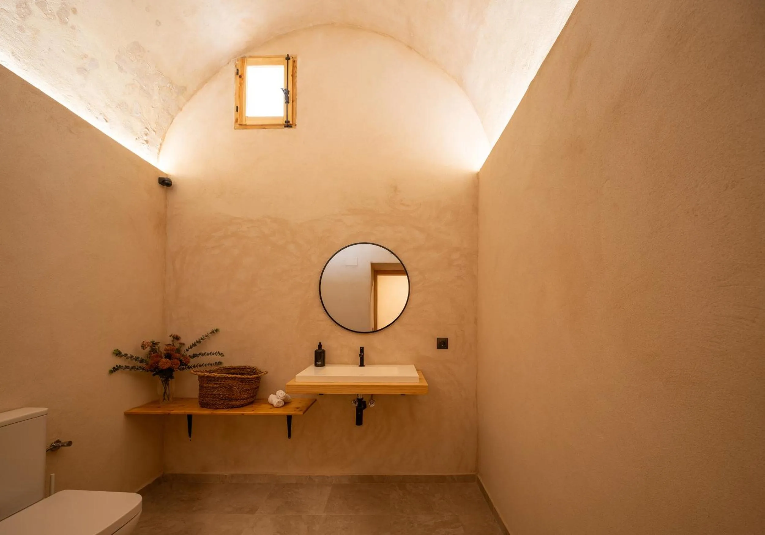 VICTORIA - by Ático73