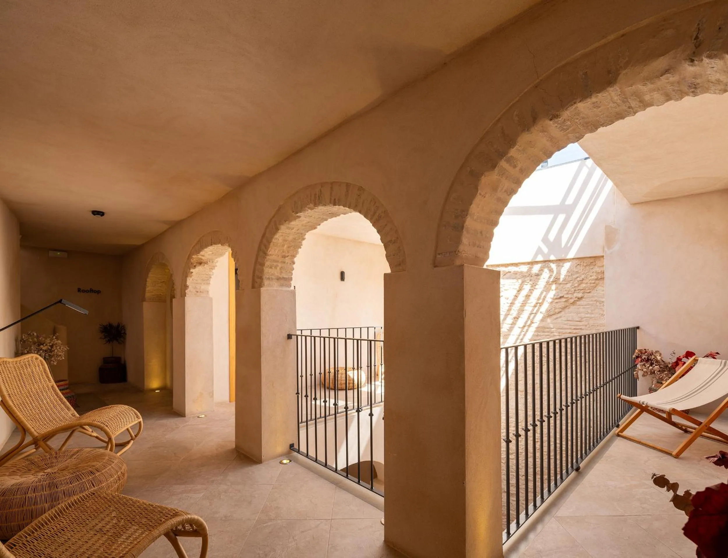 VICTORIA - by Ático73