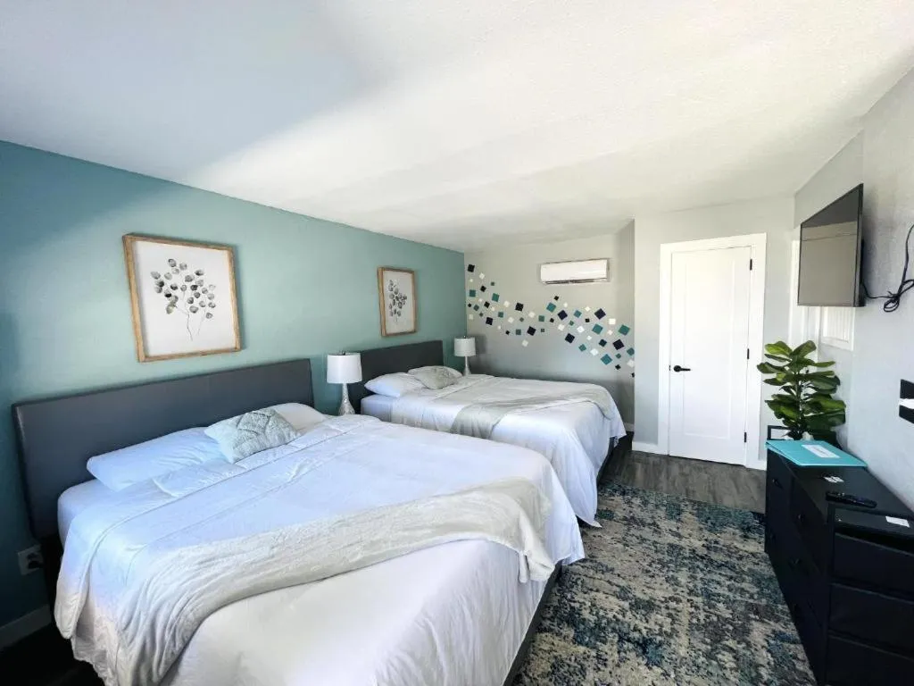 Bed in 1915 Beach Club