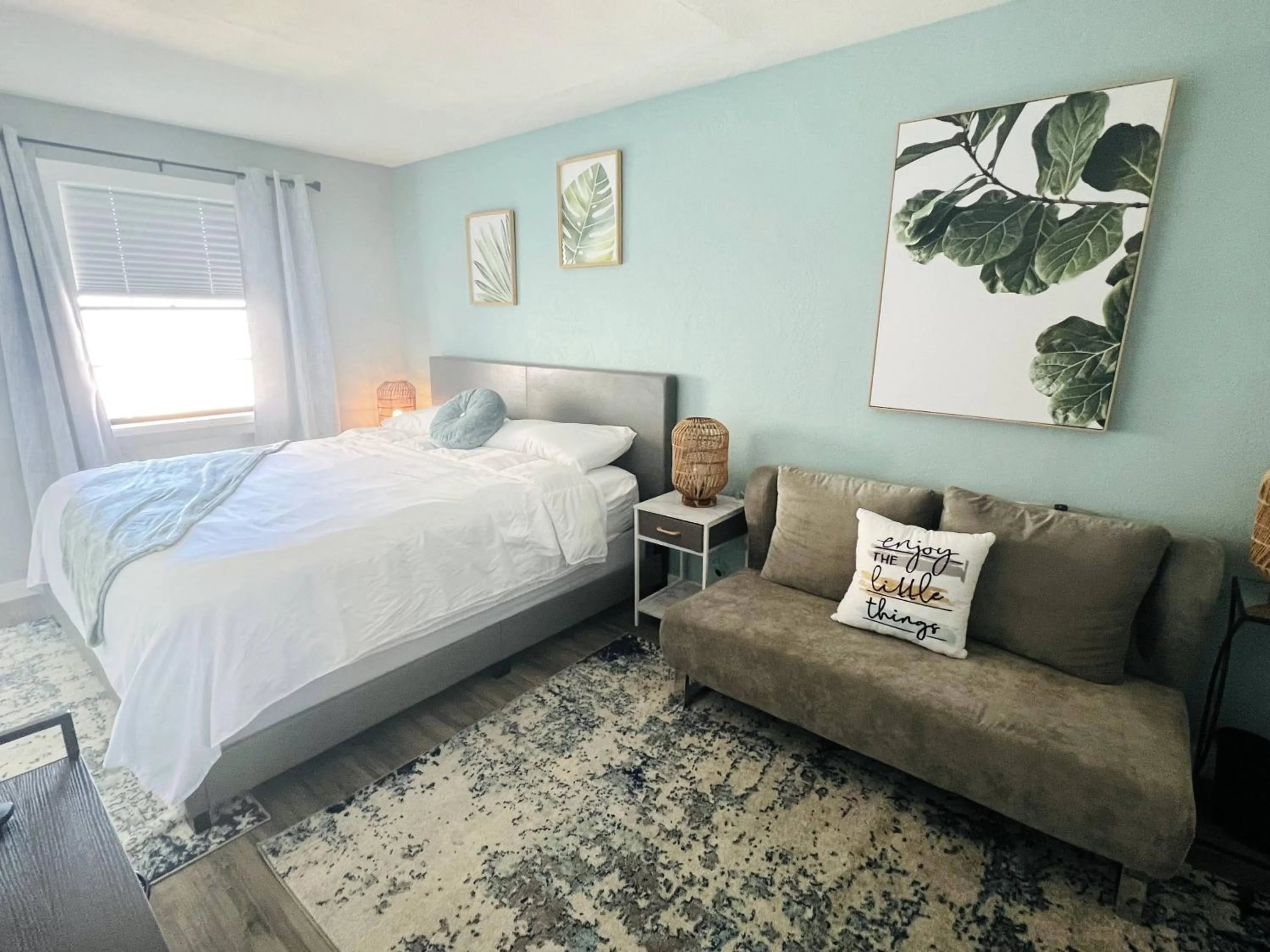 Bed in 1915 Beach Club