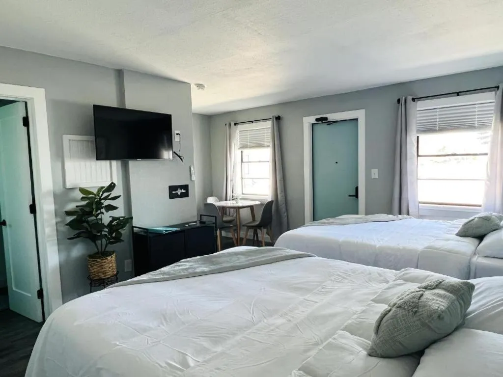 Bed in 1915 Beach Club