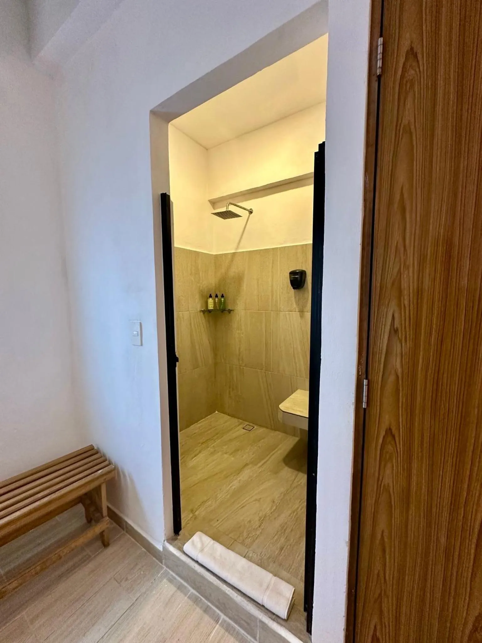 Shower in Nomads Party Hotel