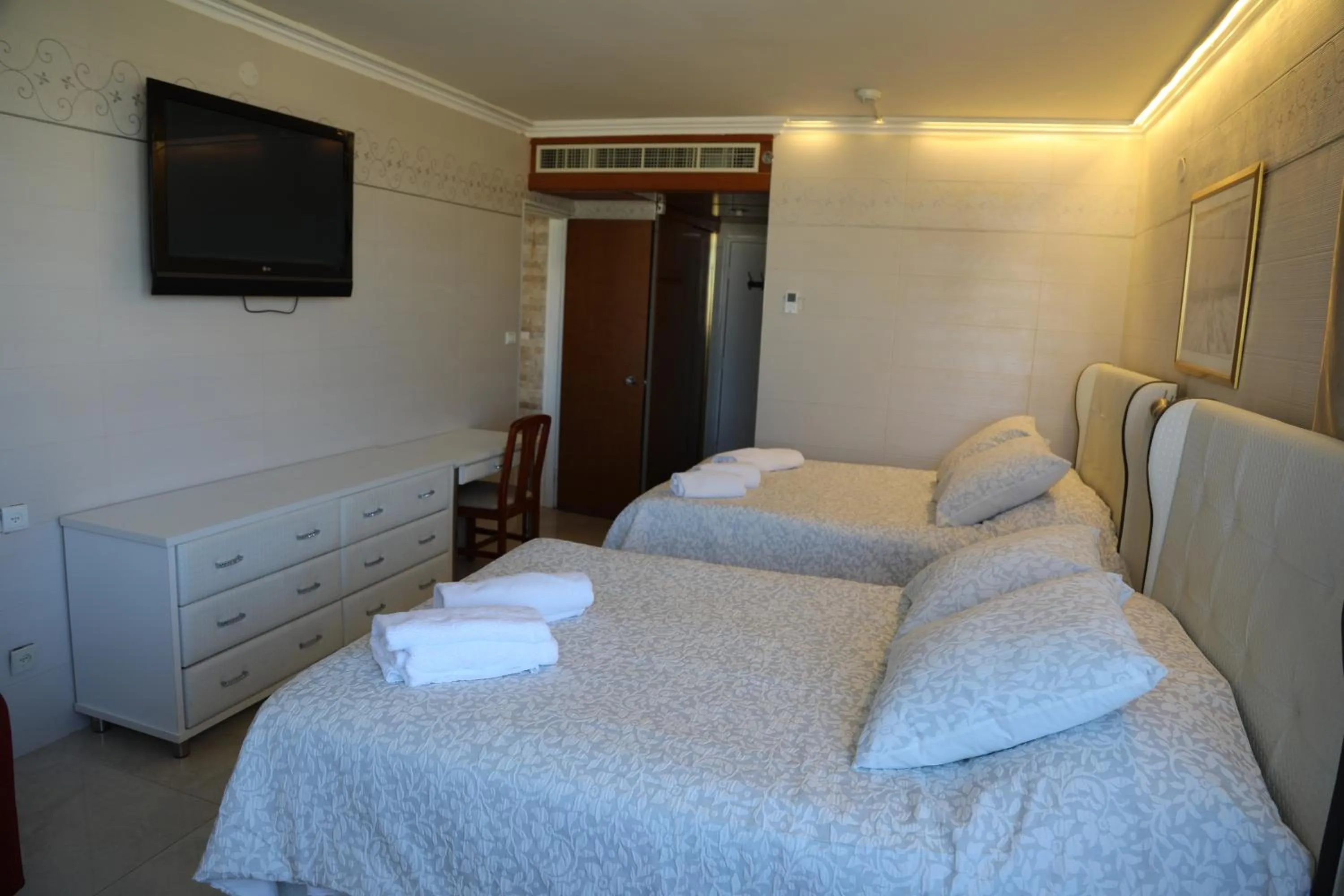 Bed in Jerusalem Hotel Private Luxury Suites near Western Wall