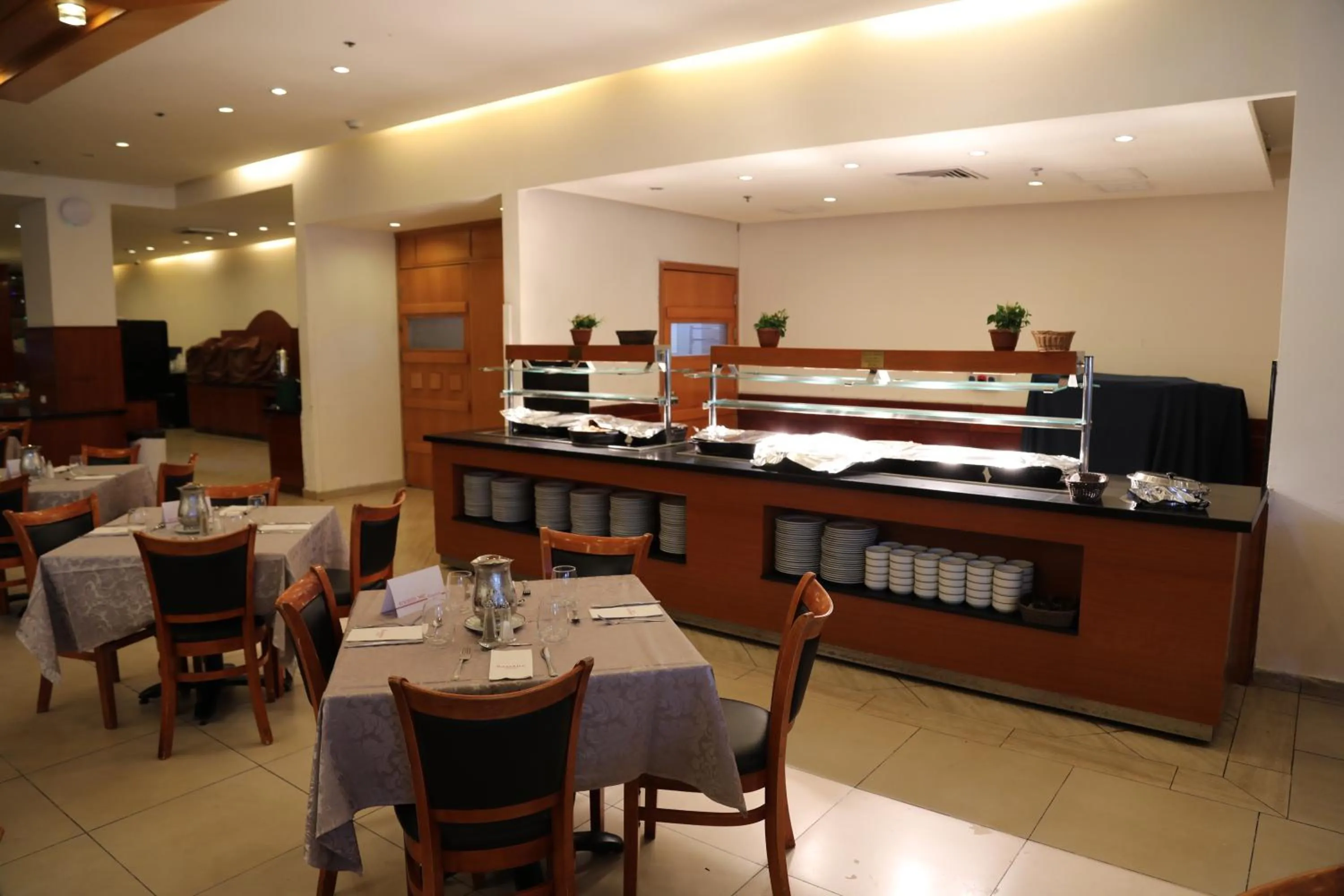 Restaurant/places to eat in Jerusalem Hotel Private Luxury Suites near Western Wall