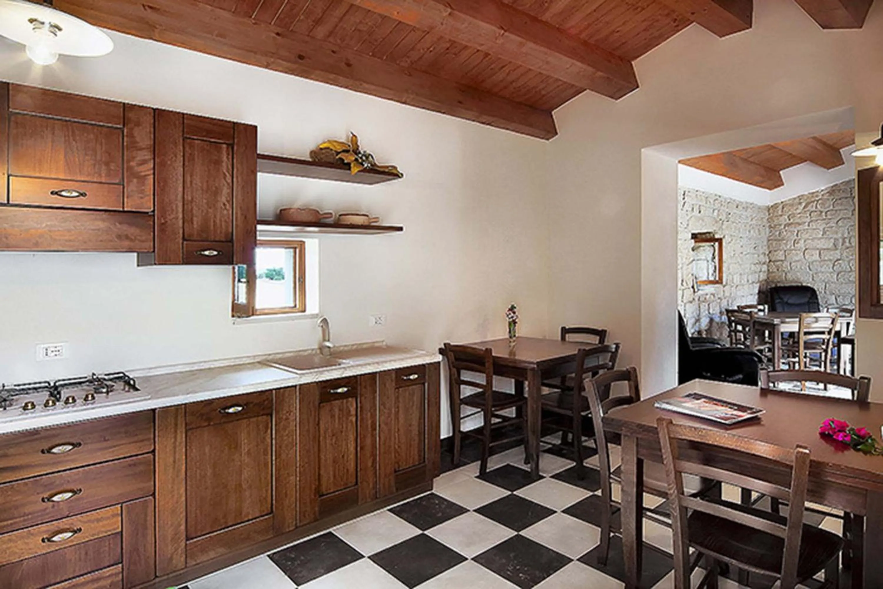 Communal kitchen in Agriturismo Il Melograno
