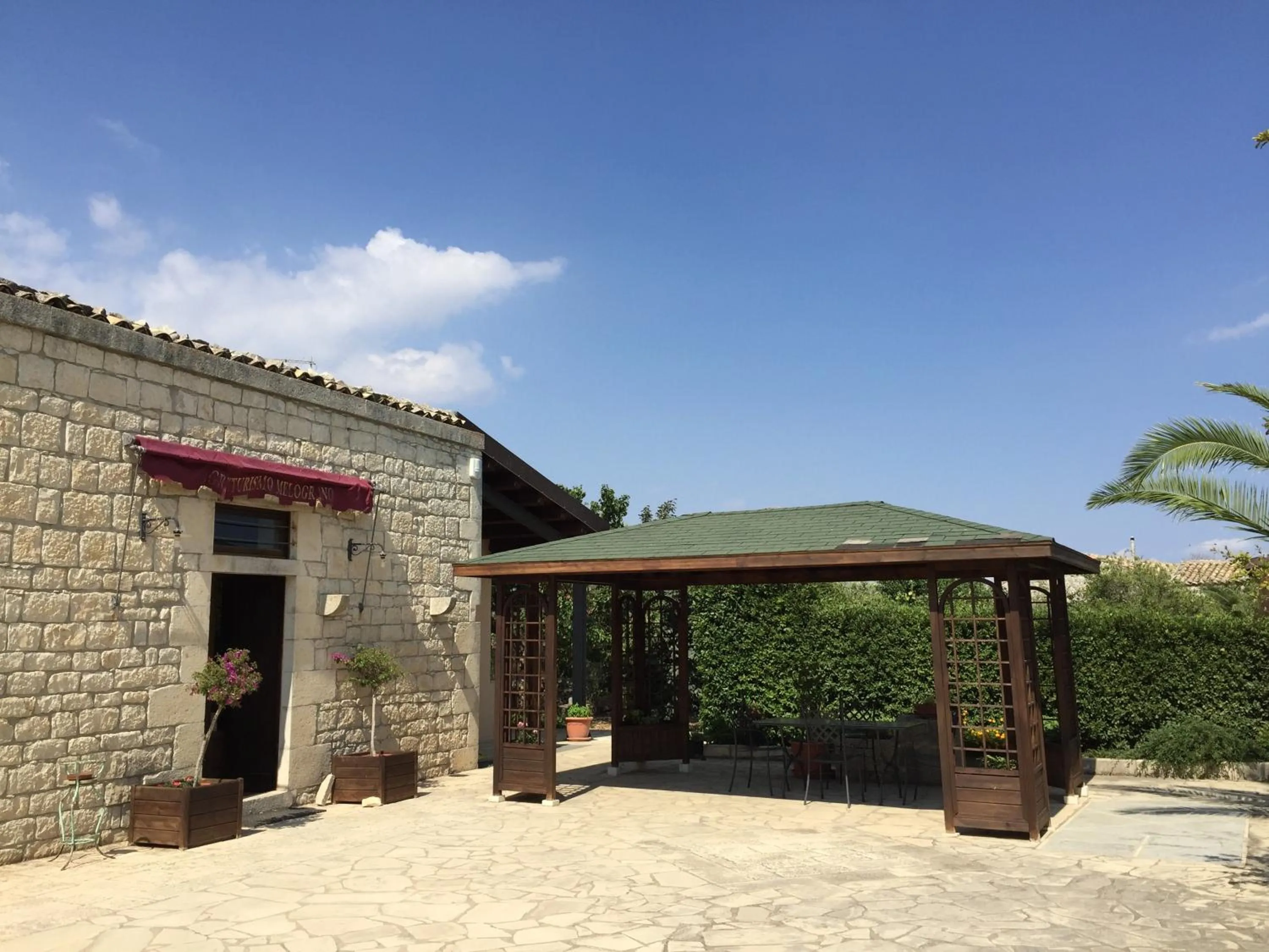 Facade/entrance in Agriturismo Il Melograno