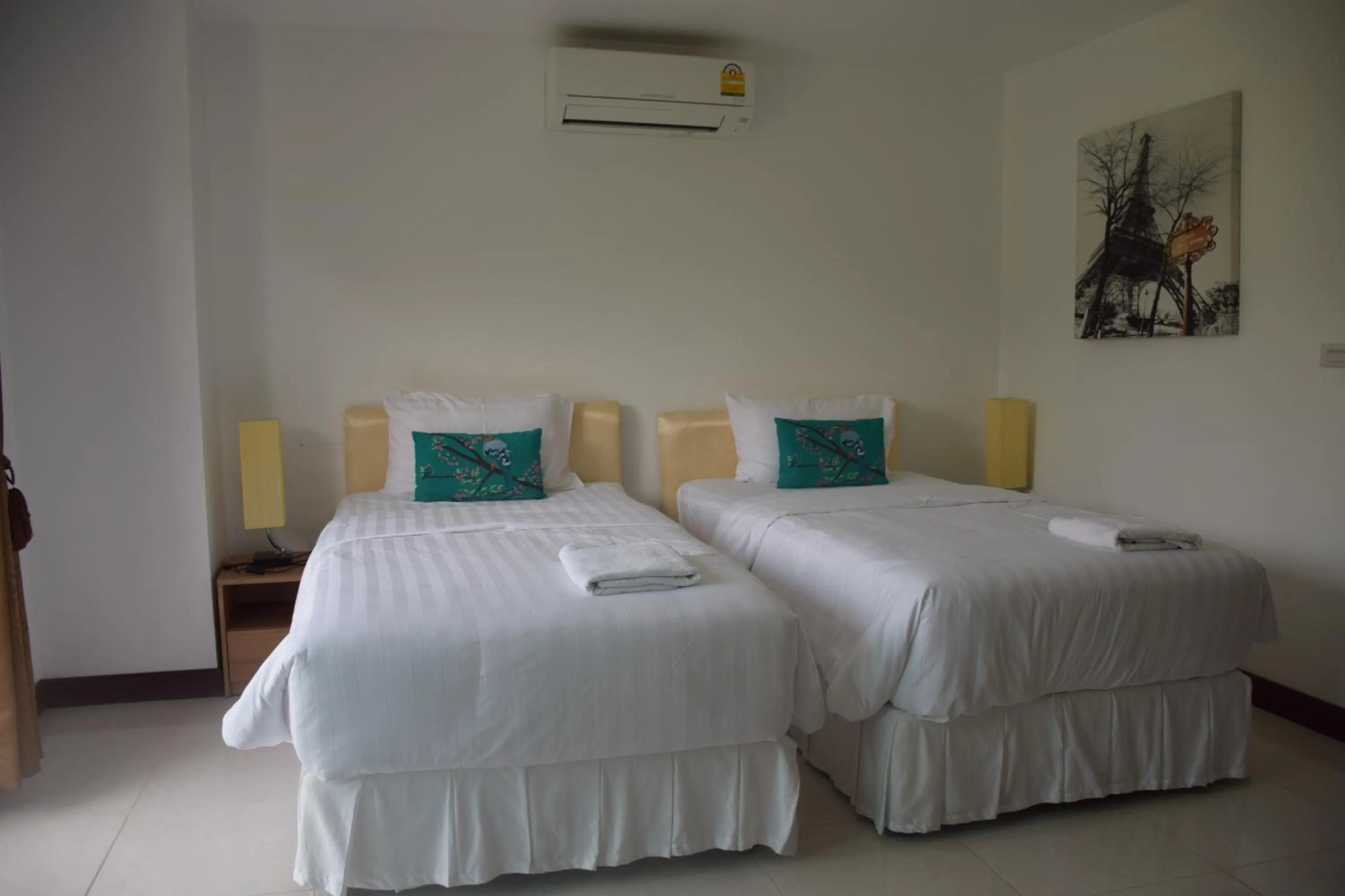 Photo of the whole room, Bed in Sumali Villa
