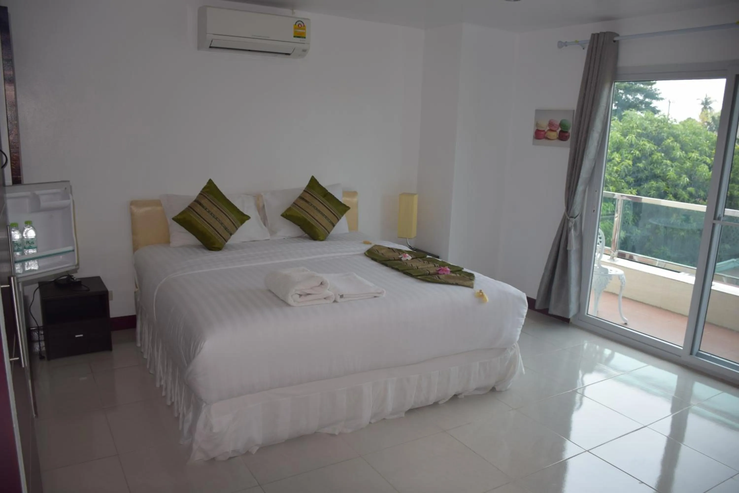 Photo of the whole room, Bed in Sumali Villa