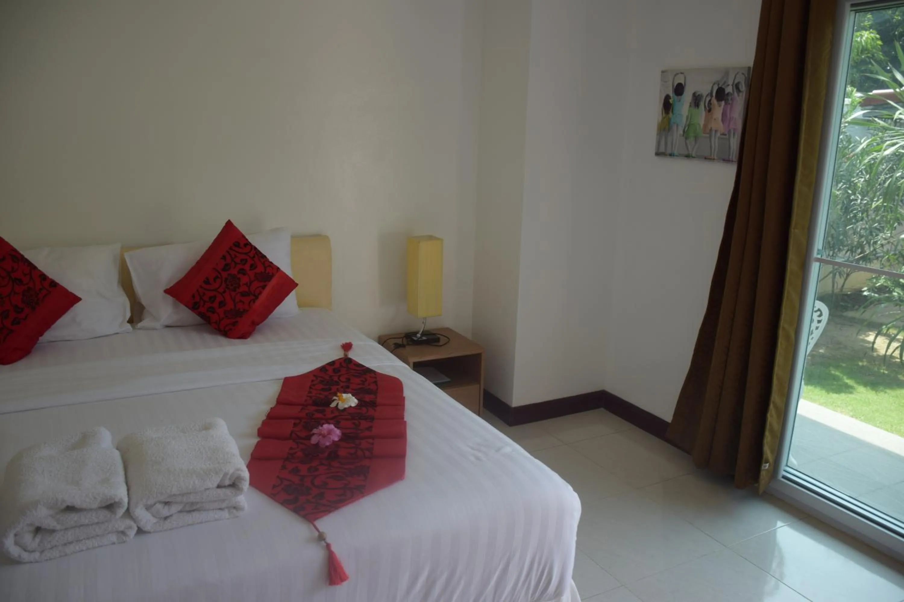 Photo of the whole room, Bed in Sumali Villa
