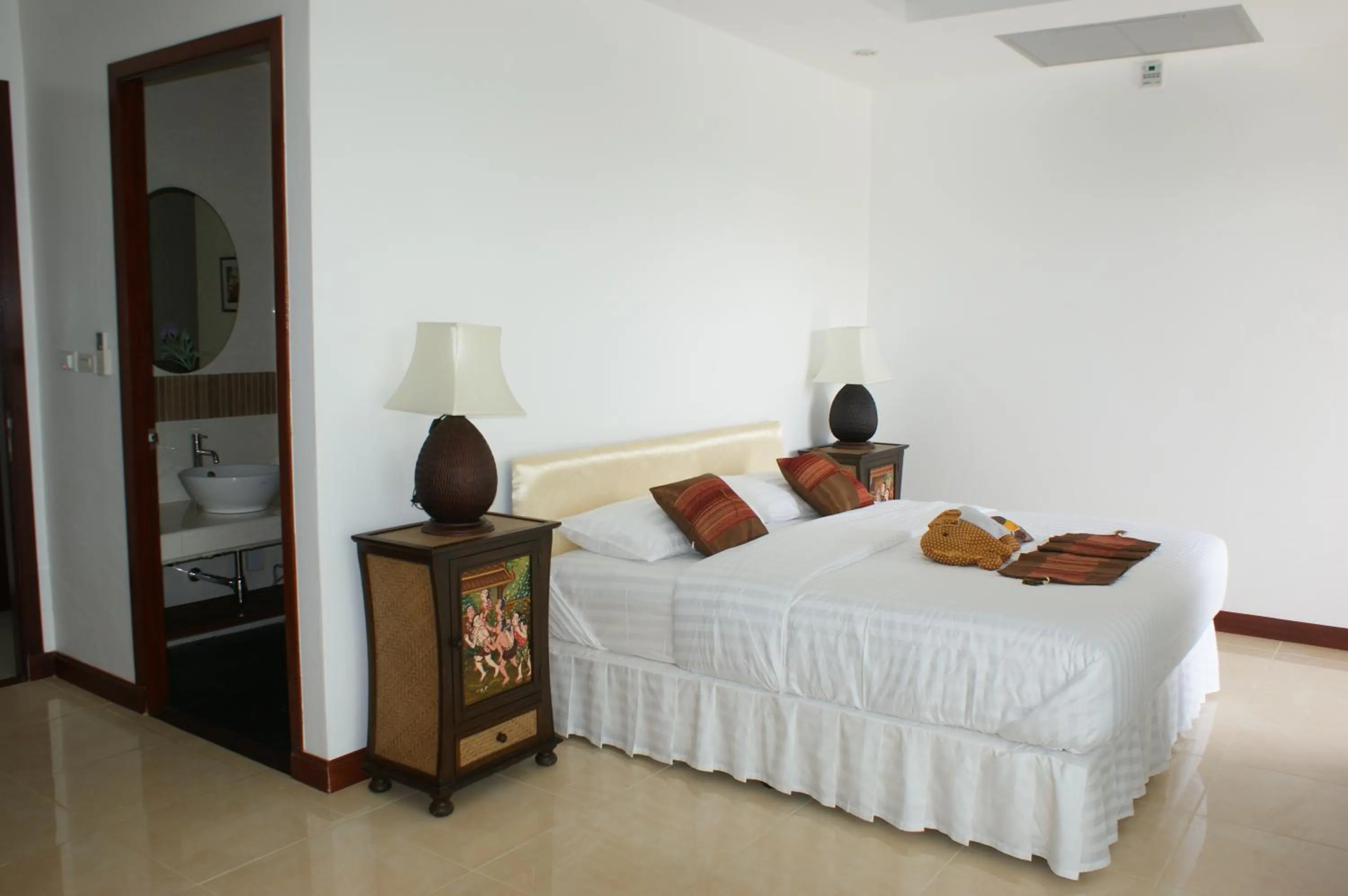 Bed in Sumali Villa