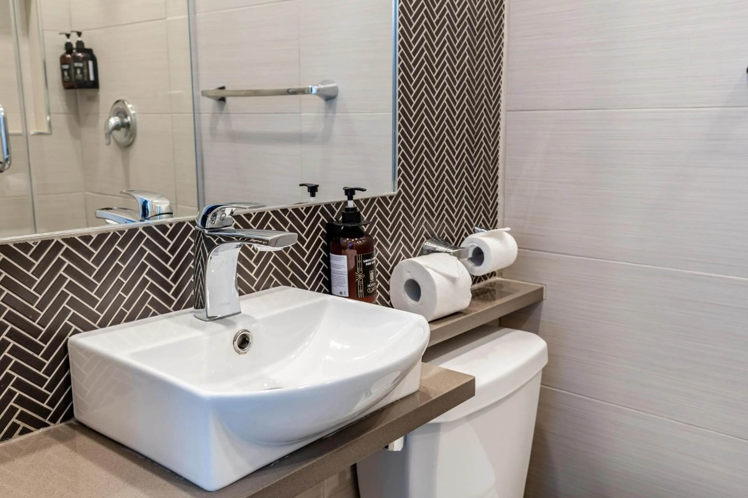 Bathroom in hotel le coach