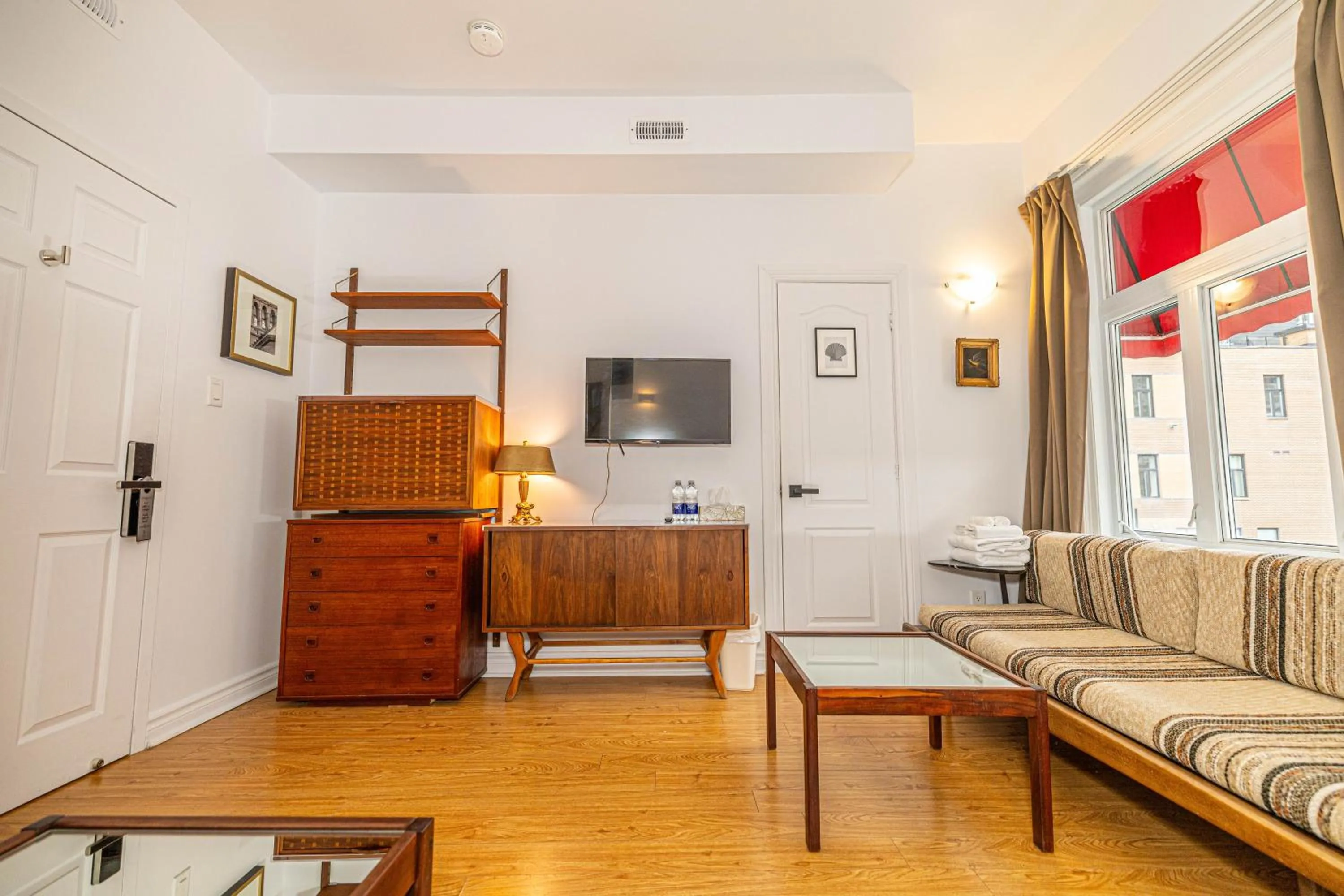 Bedroom, Bed in hotel le coach