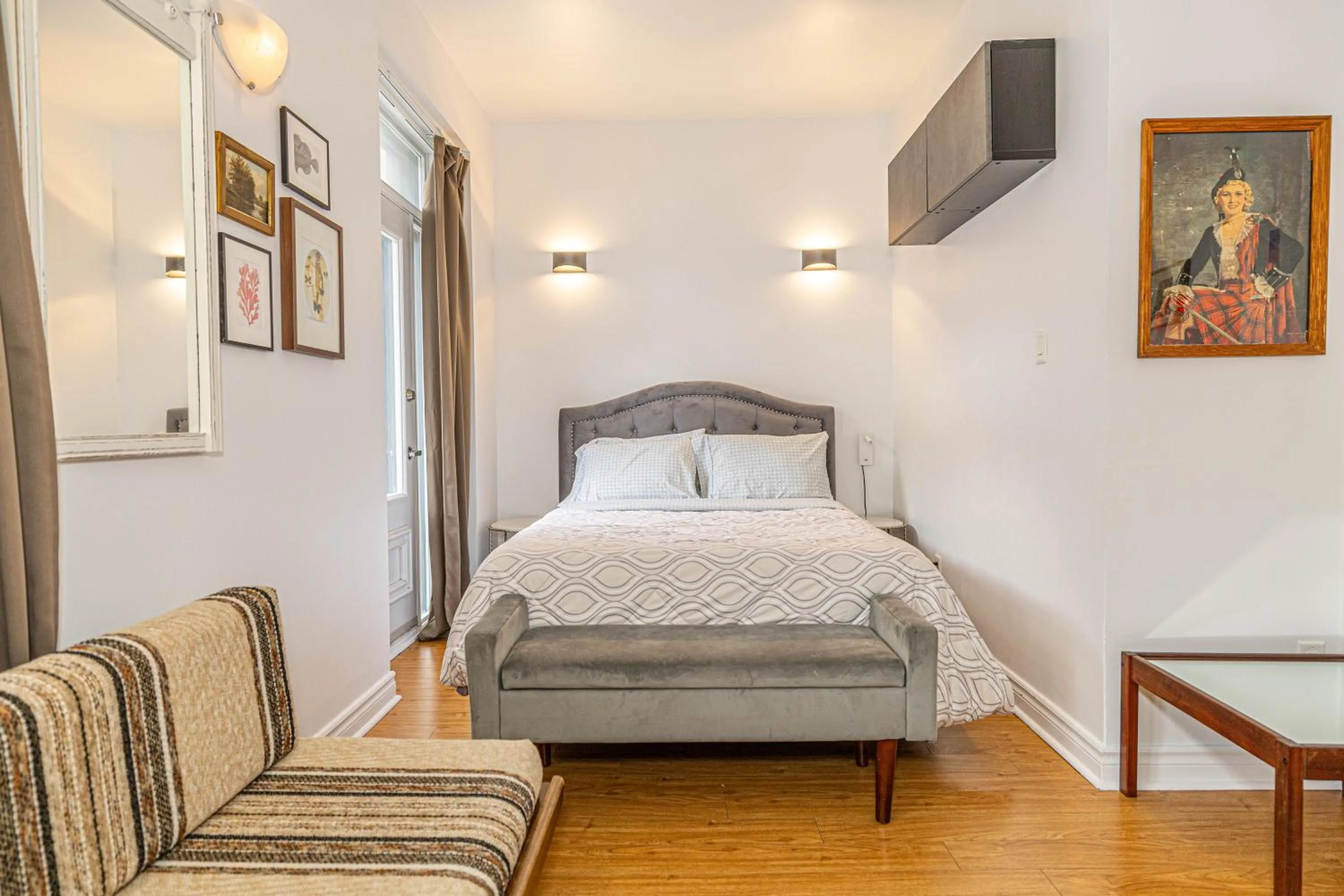 Bedroom, Bed in hotel le coach