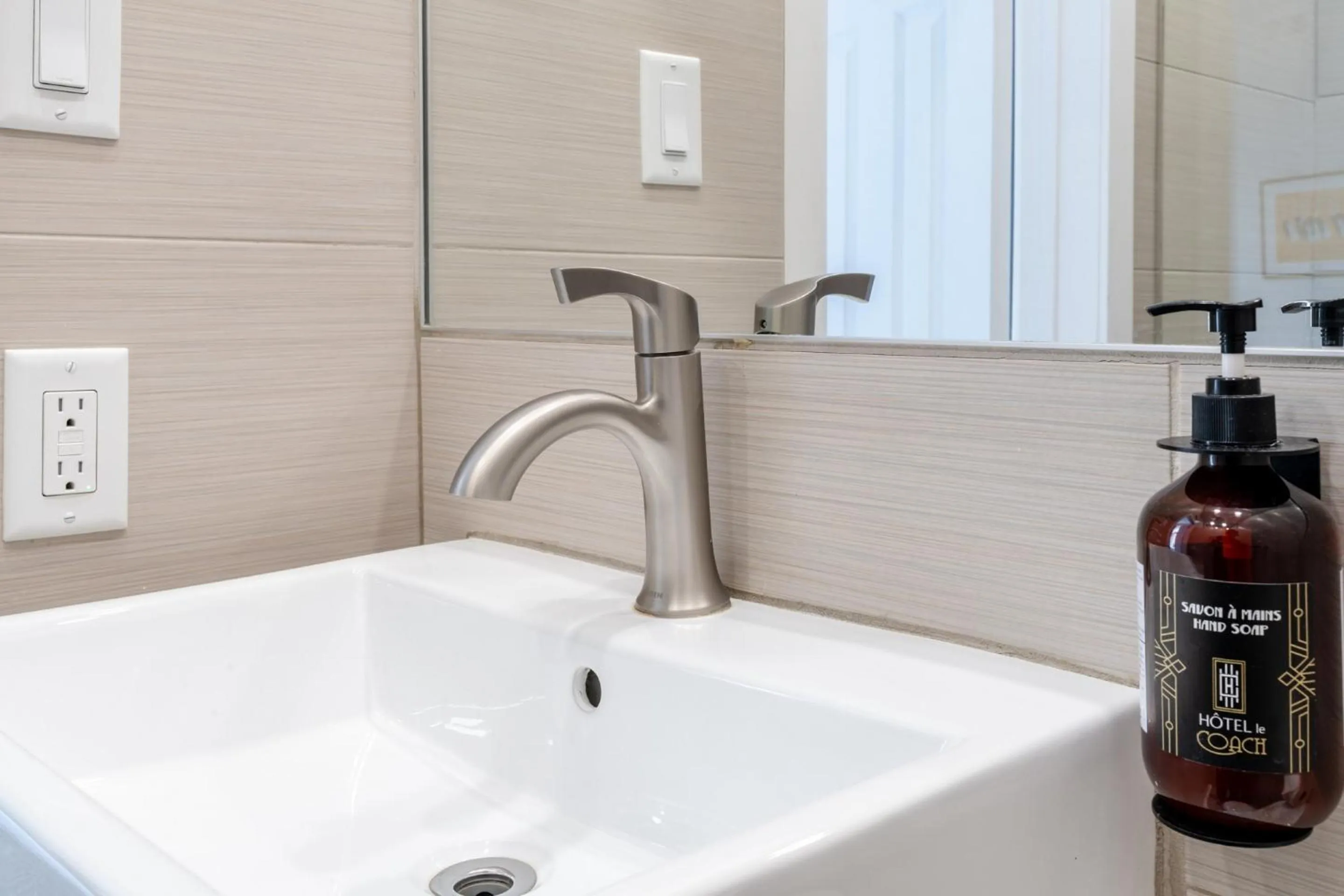 Bathroom in hotel le coach