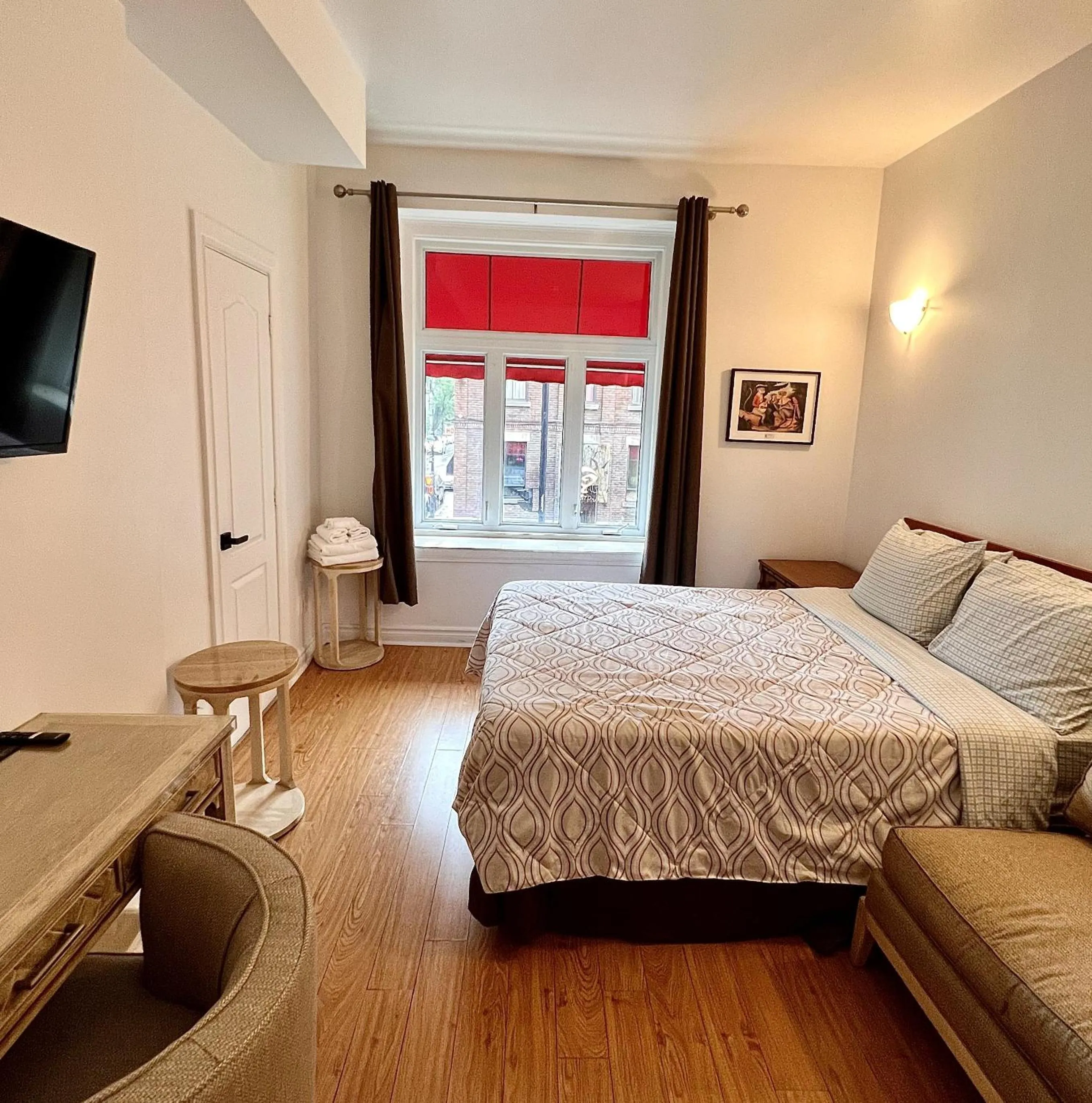 Bedroom, Bed in hotel le coach