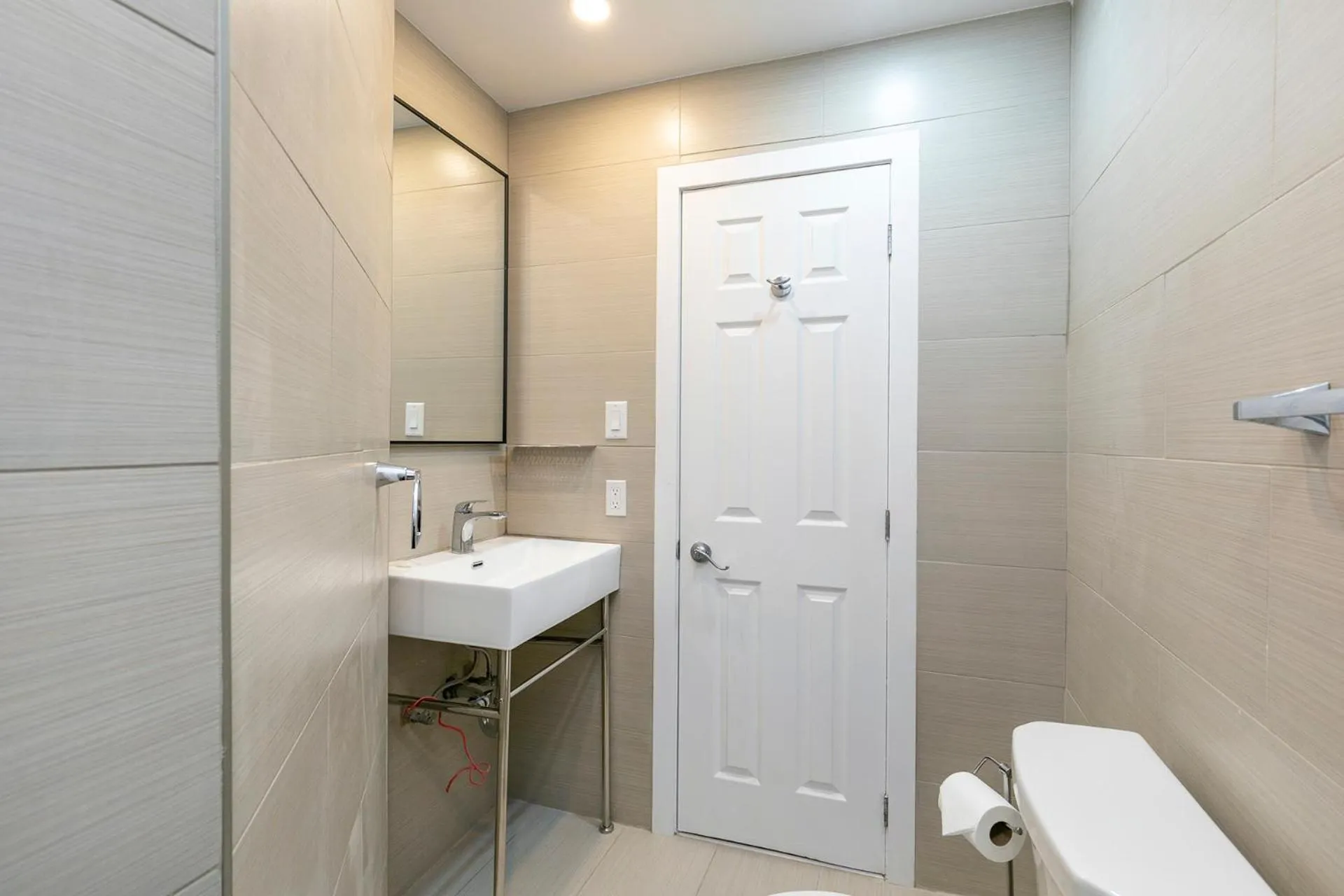 Shower in hotel le coach