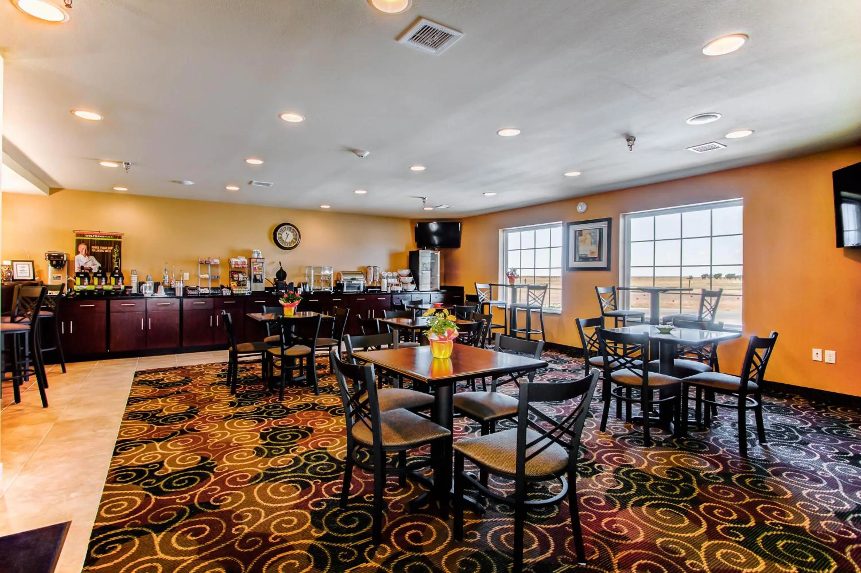 American breakfast in Cobblestone Inn & Suites - Eads