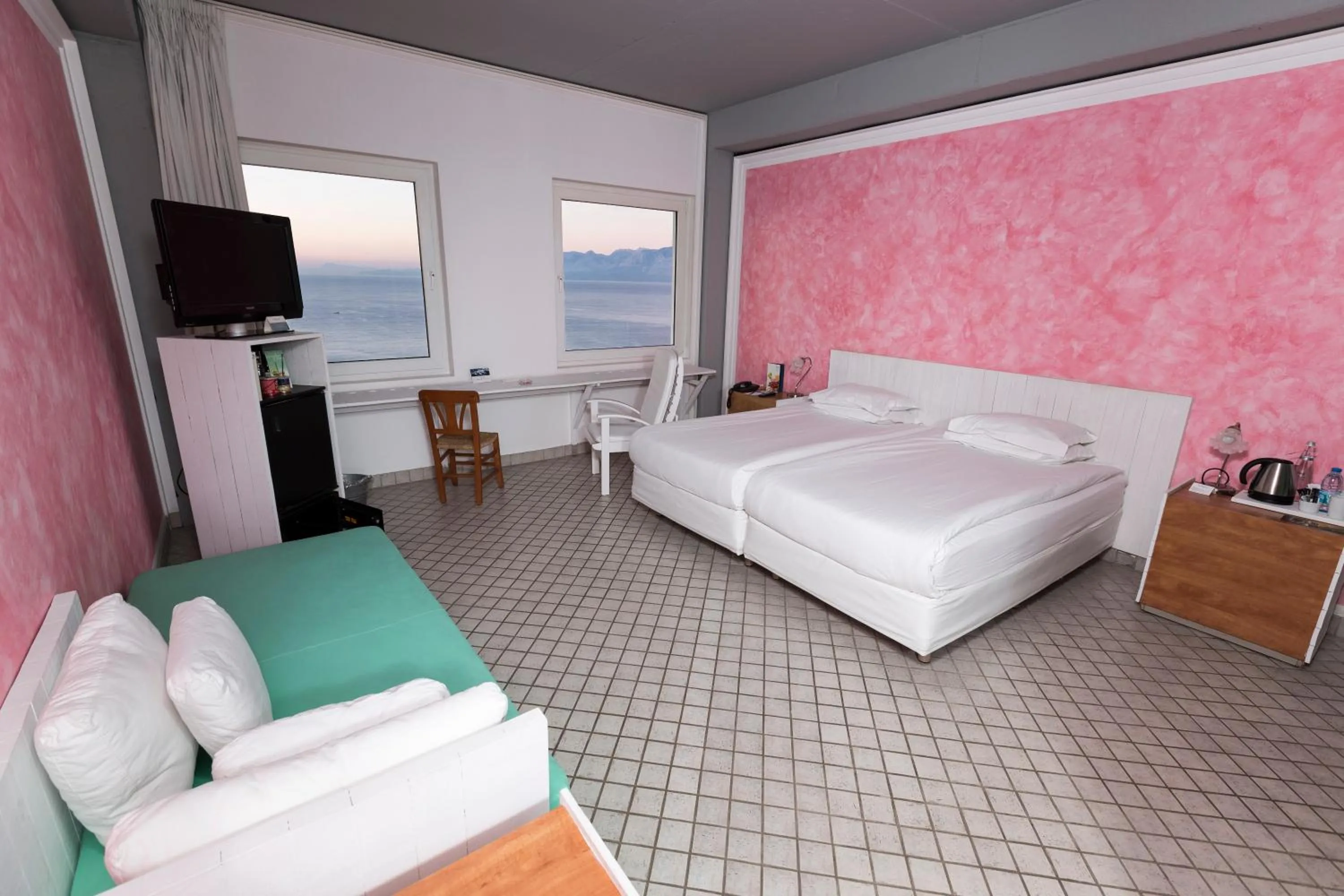 Photo of the whole room, Bed in The Marmara Antalya