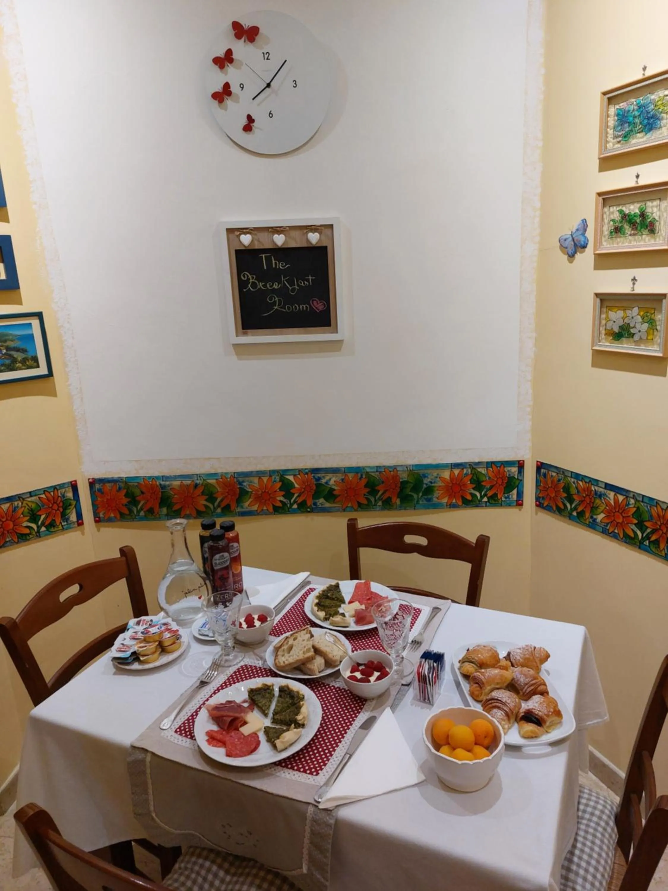 Food in Gaia's Room B&B