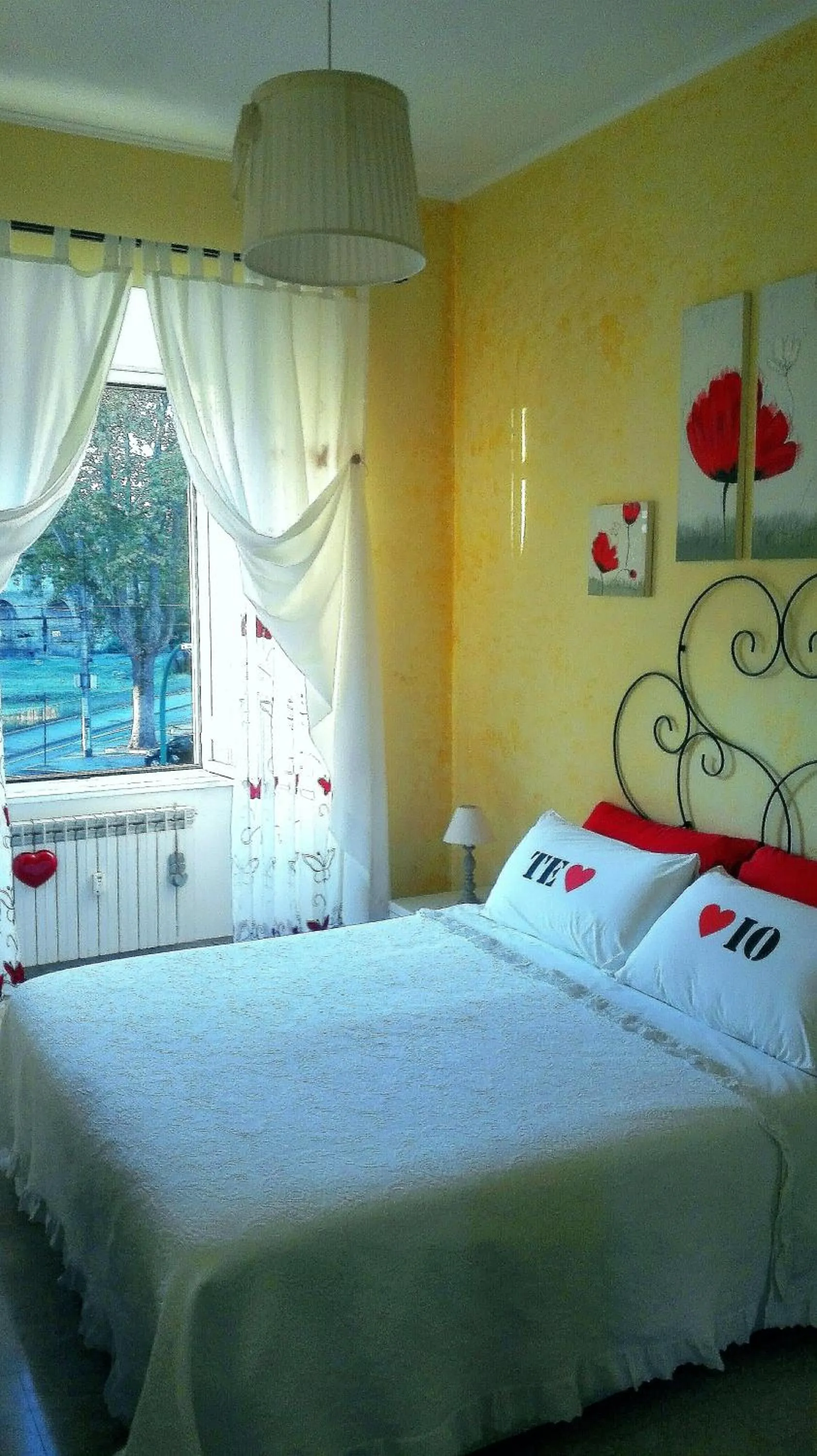 Bed in Gaia's Room B&B