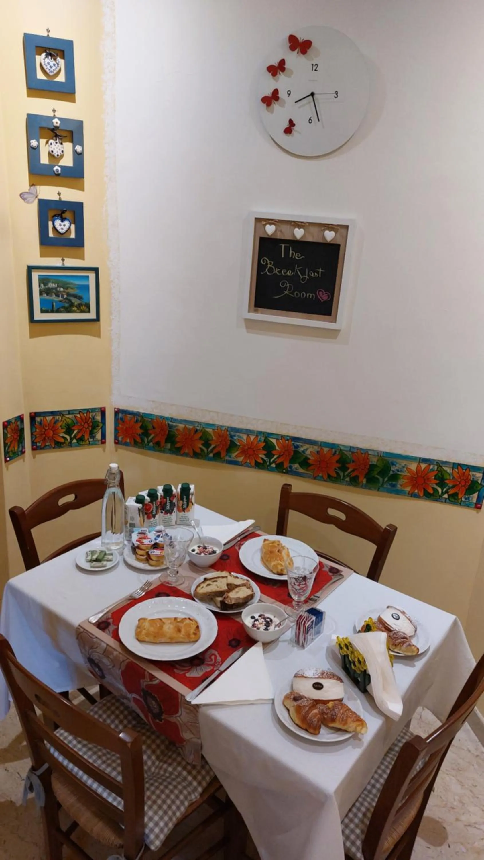 Food and drinks in Gaia's Room B&B