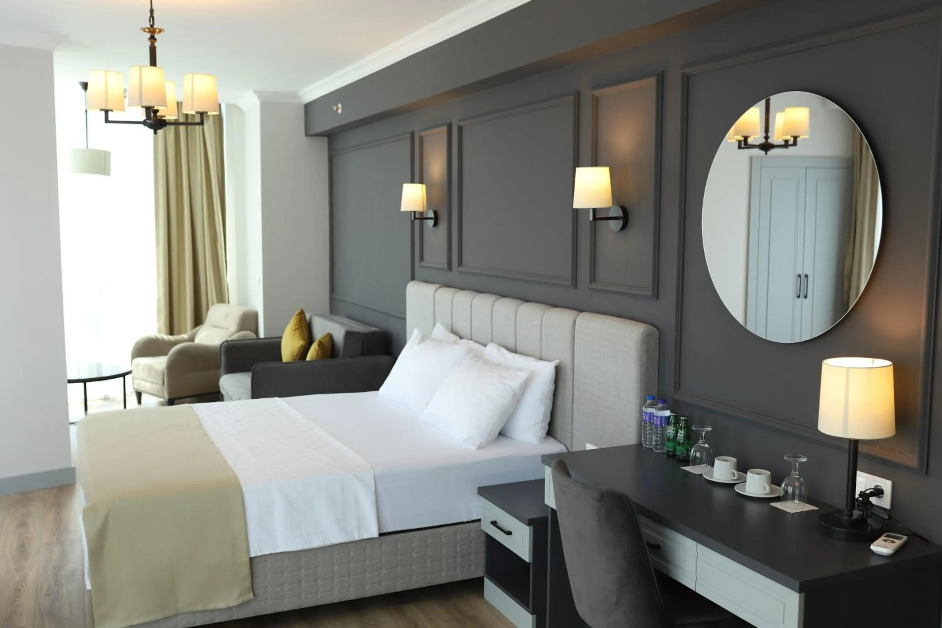 Nightclub / DJ, Bed in FONTANA VERDE