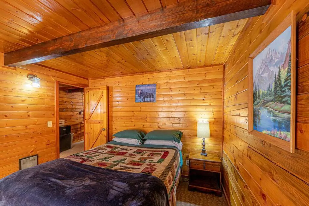 Bed in Forest Cabin 1 Hunters Blind