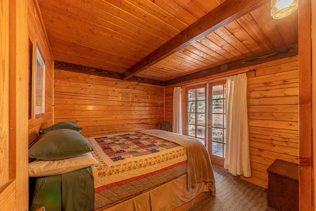 Bed in Forest Cabin 2 Birds Nest