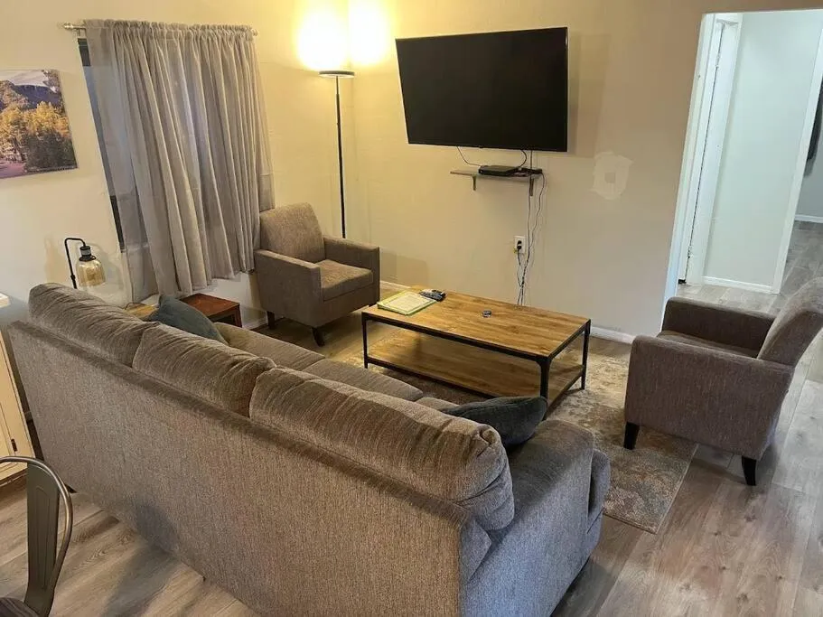 Forest Cabin 7 Seventh Heaven