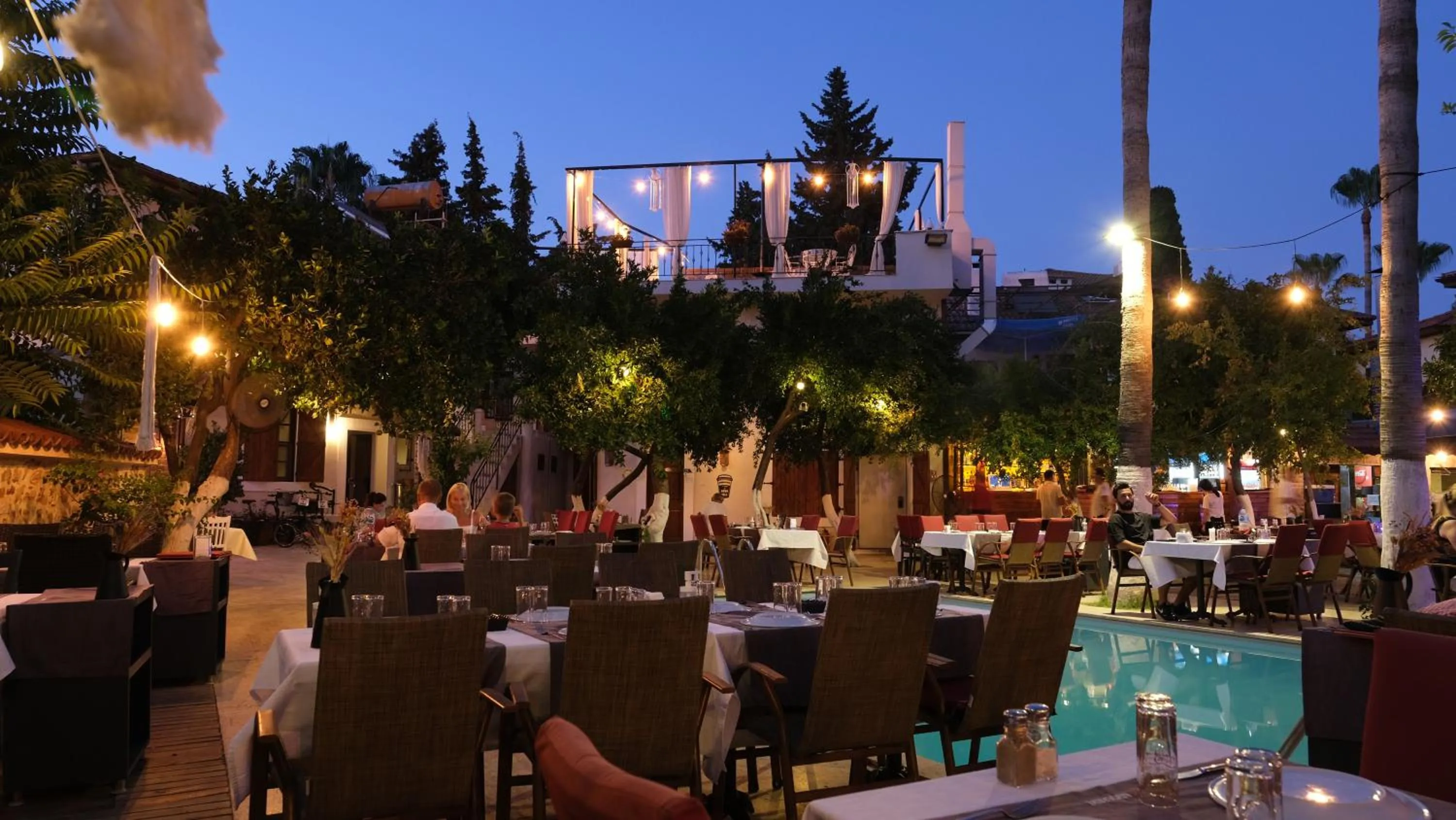 Restaurant/places to eat in Blue Sea Garden