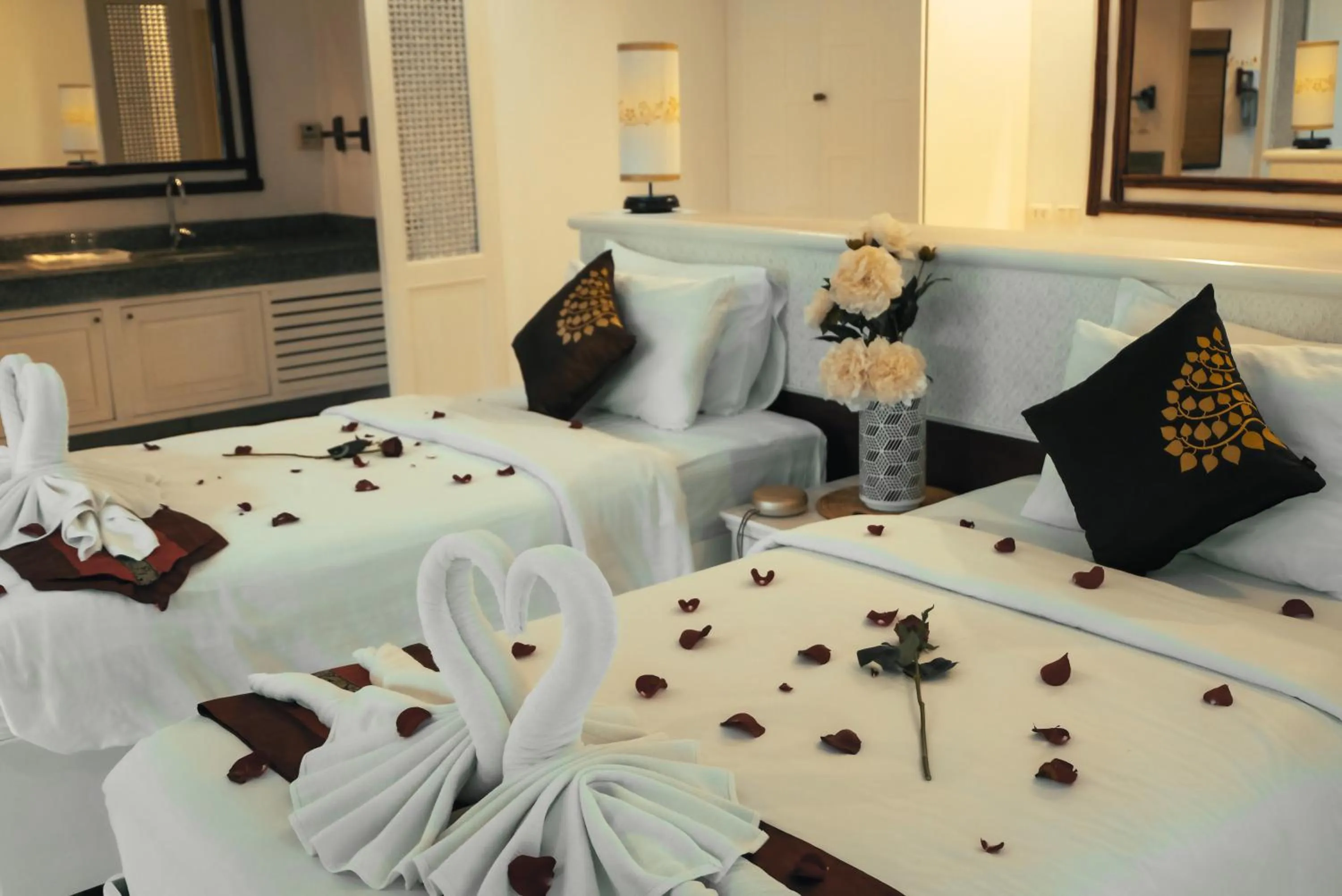 Bed in Villa Raya Resort Private Pool Villas