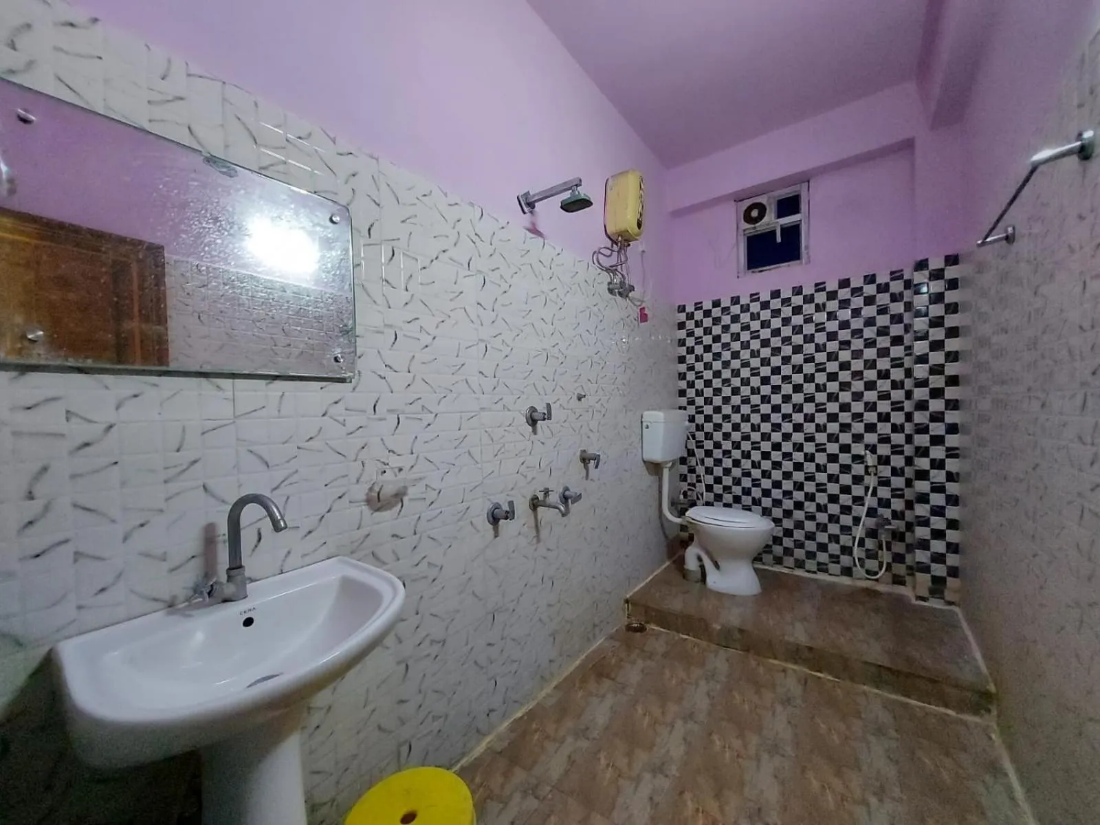 Shower in Hindusthan Inn - On Beach