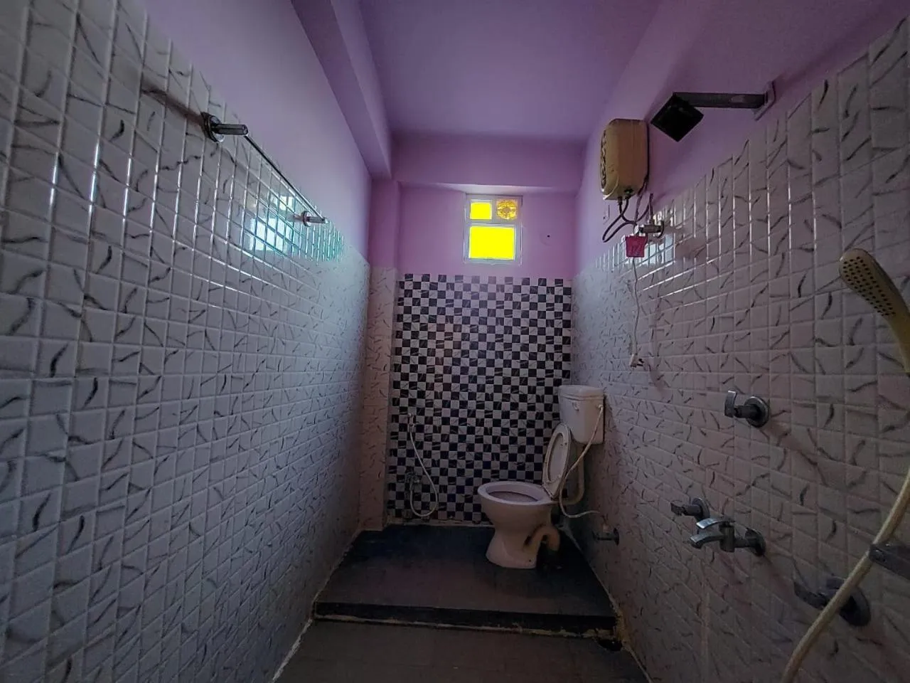 Shower in Hindusthan Inn - On Beach