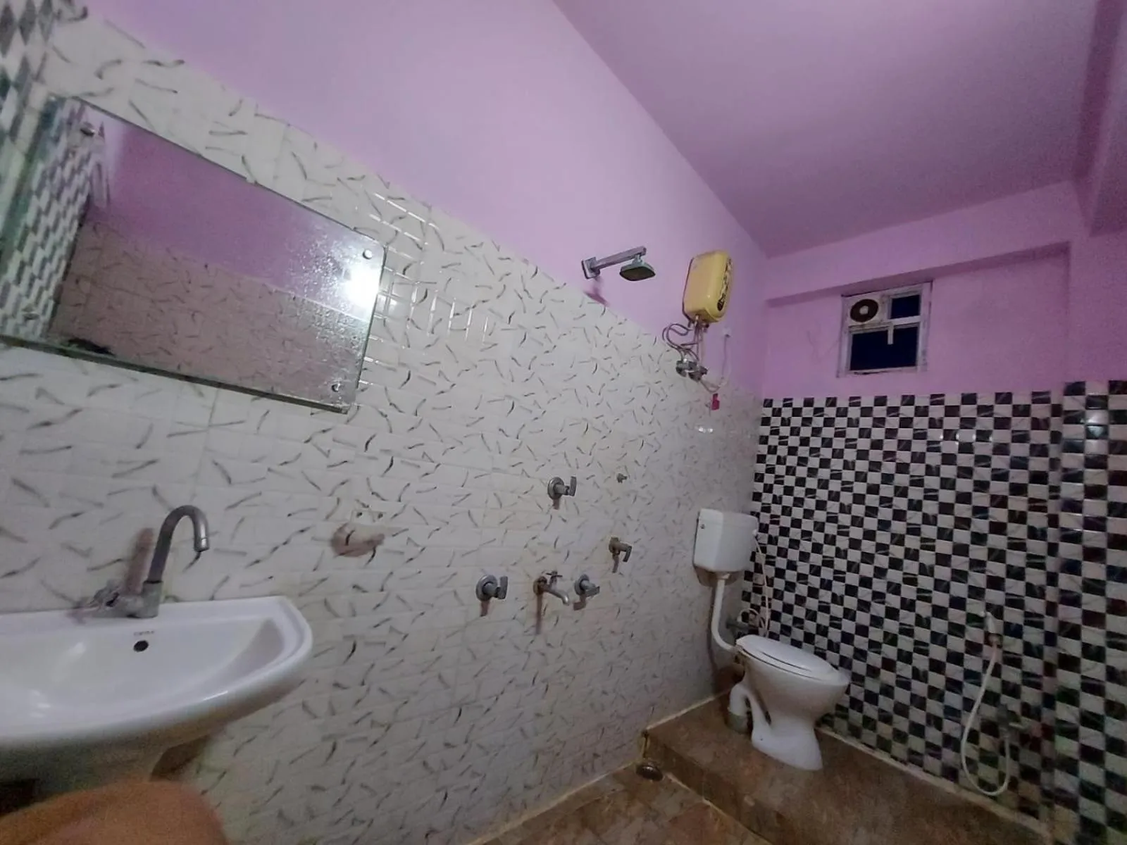 Toilet in Hindusthan Inn - On Beach