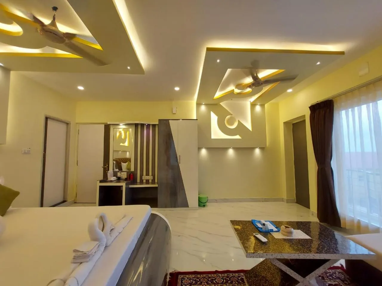 Bed in Hindusthan Inn - On Beach