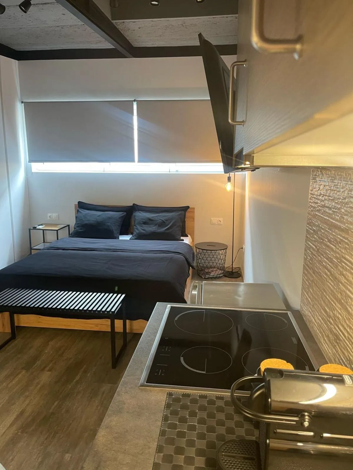 Bedroom, Bed in Ermoo Athens Modern Living