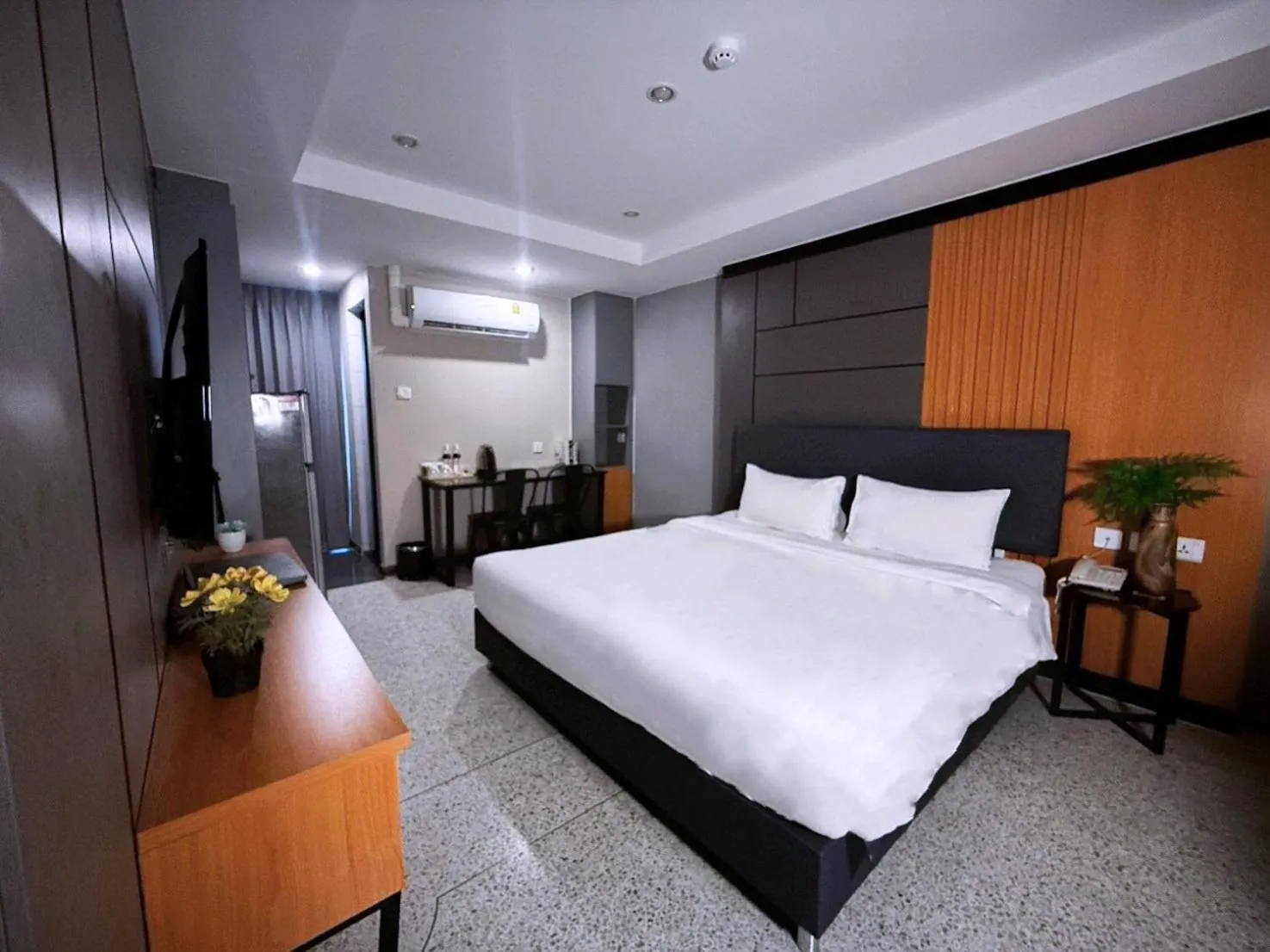 Photo of the whole room, Bed in 12 The Residence Hotel at Don Mueang Airport