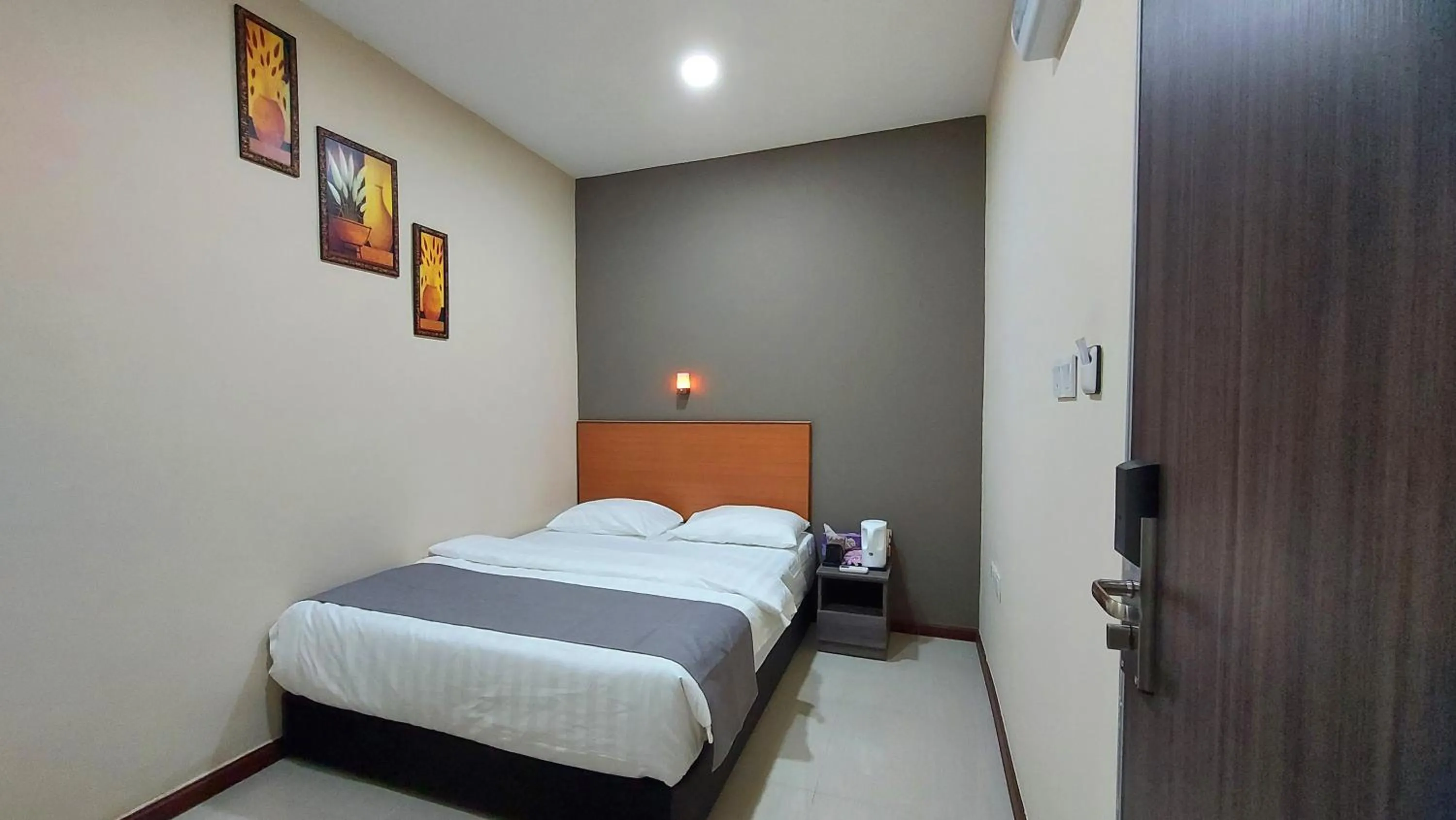 Bed in Hotel Maritime