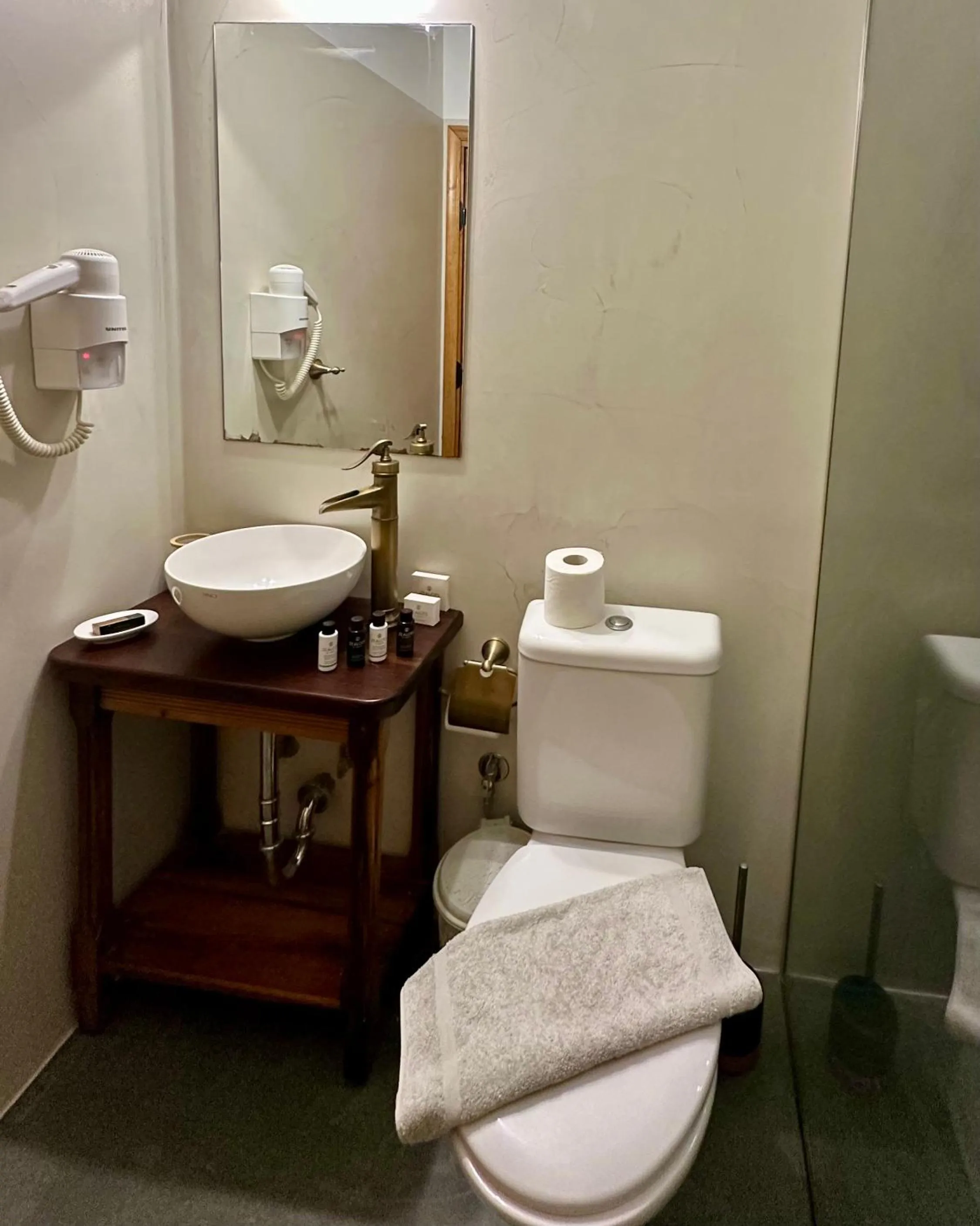 Bathroom in Midgard Suites (Medieval Town)