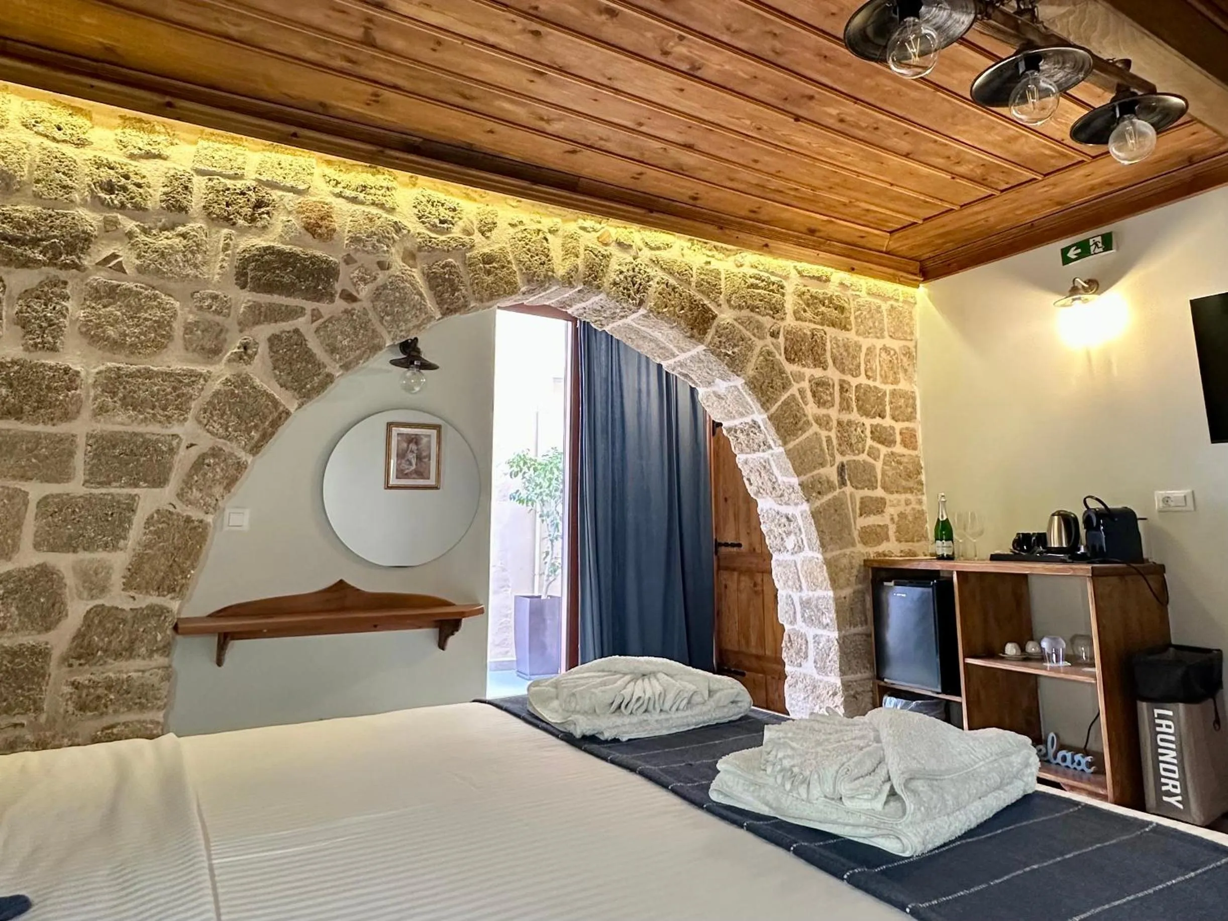 Photo of the whole room, Bed in Midgard Suites (Medieval Town)