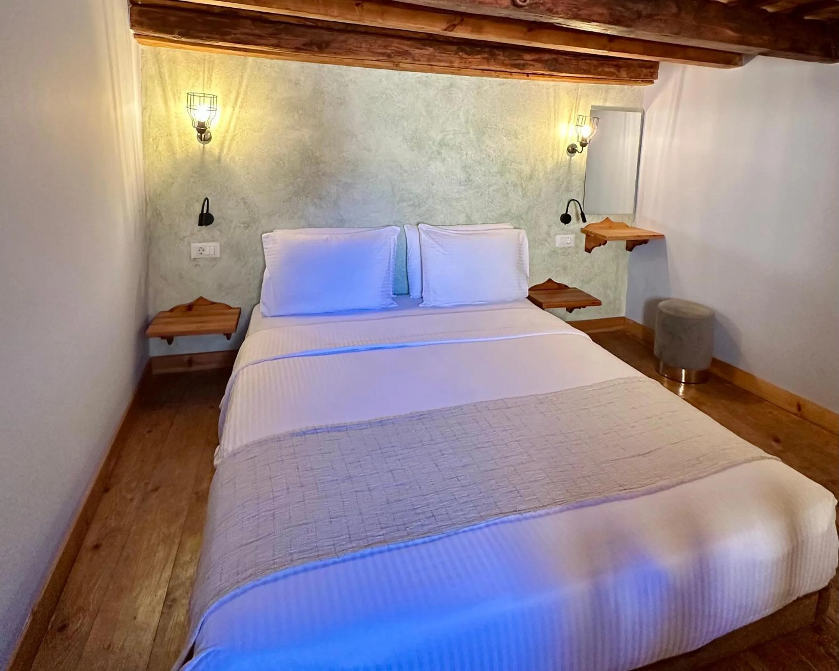 Bed in Midgard Suites (Medieval Town)