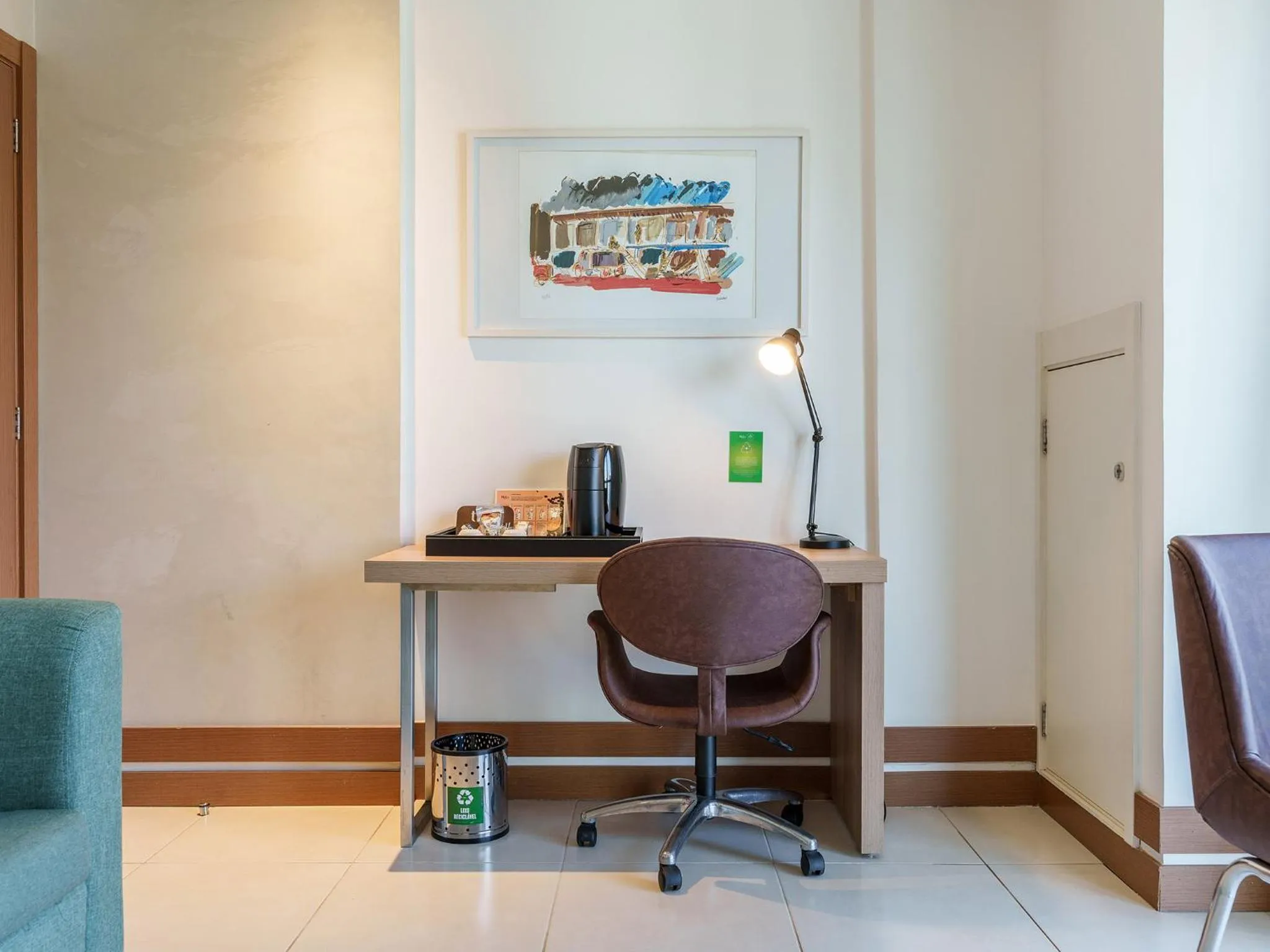 Living room in Athos Bulcão Hplus Executive