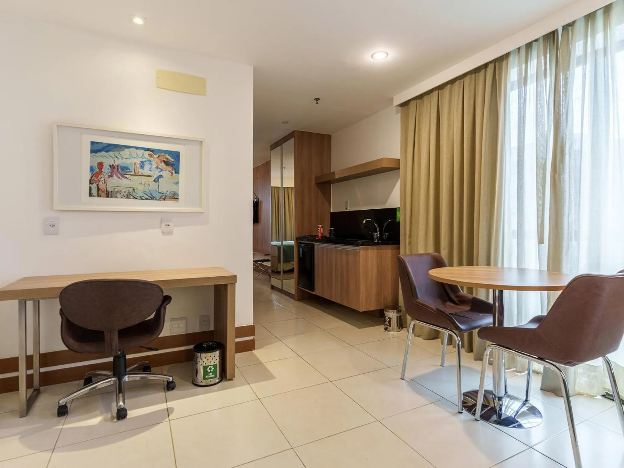 Living room in Athos Bulcão Hplus Executive